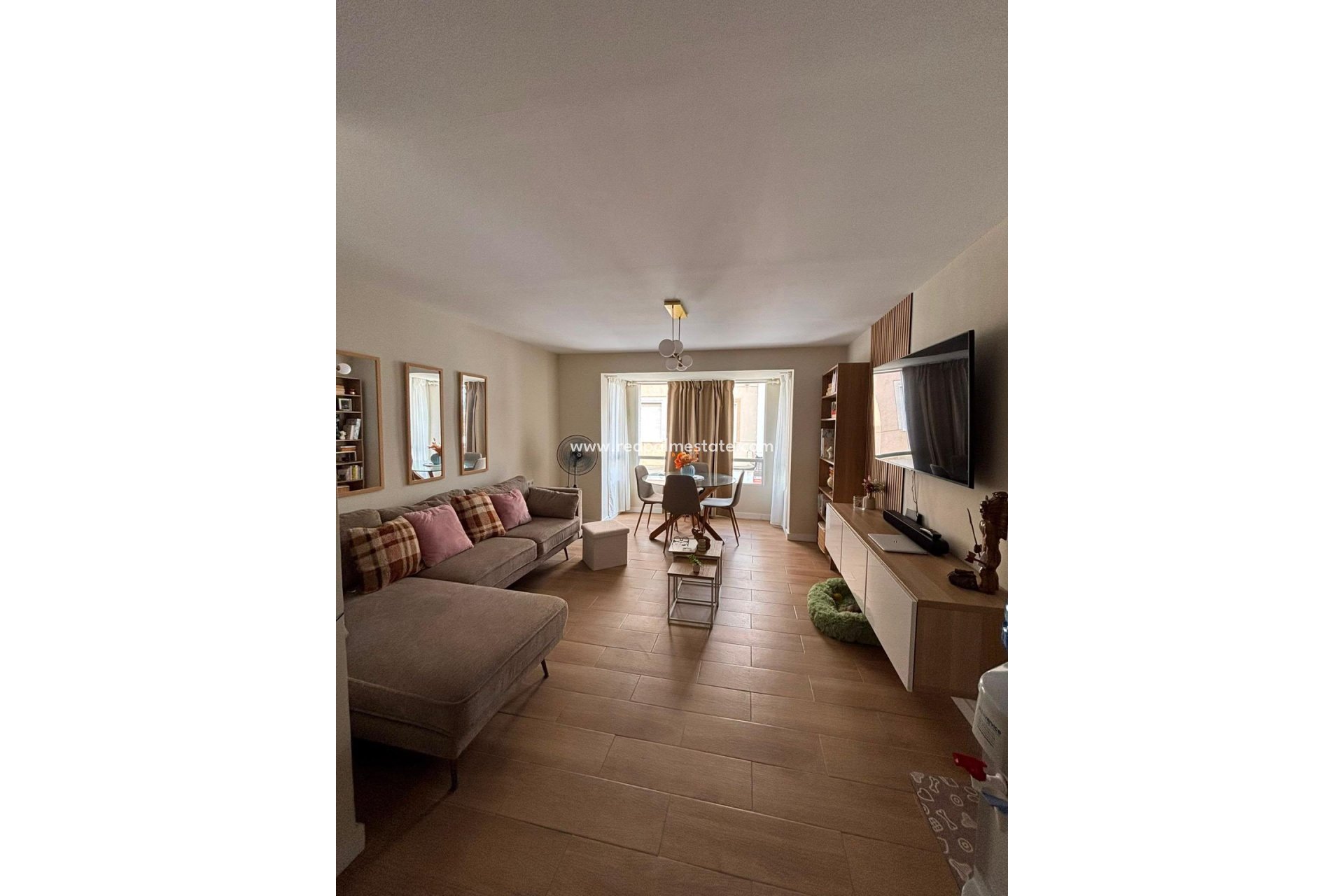 Resale - Villa -
Torrevieja