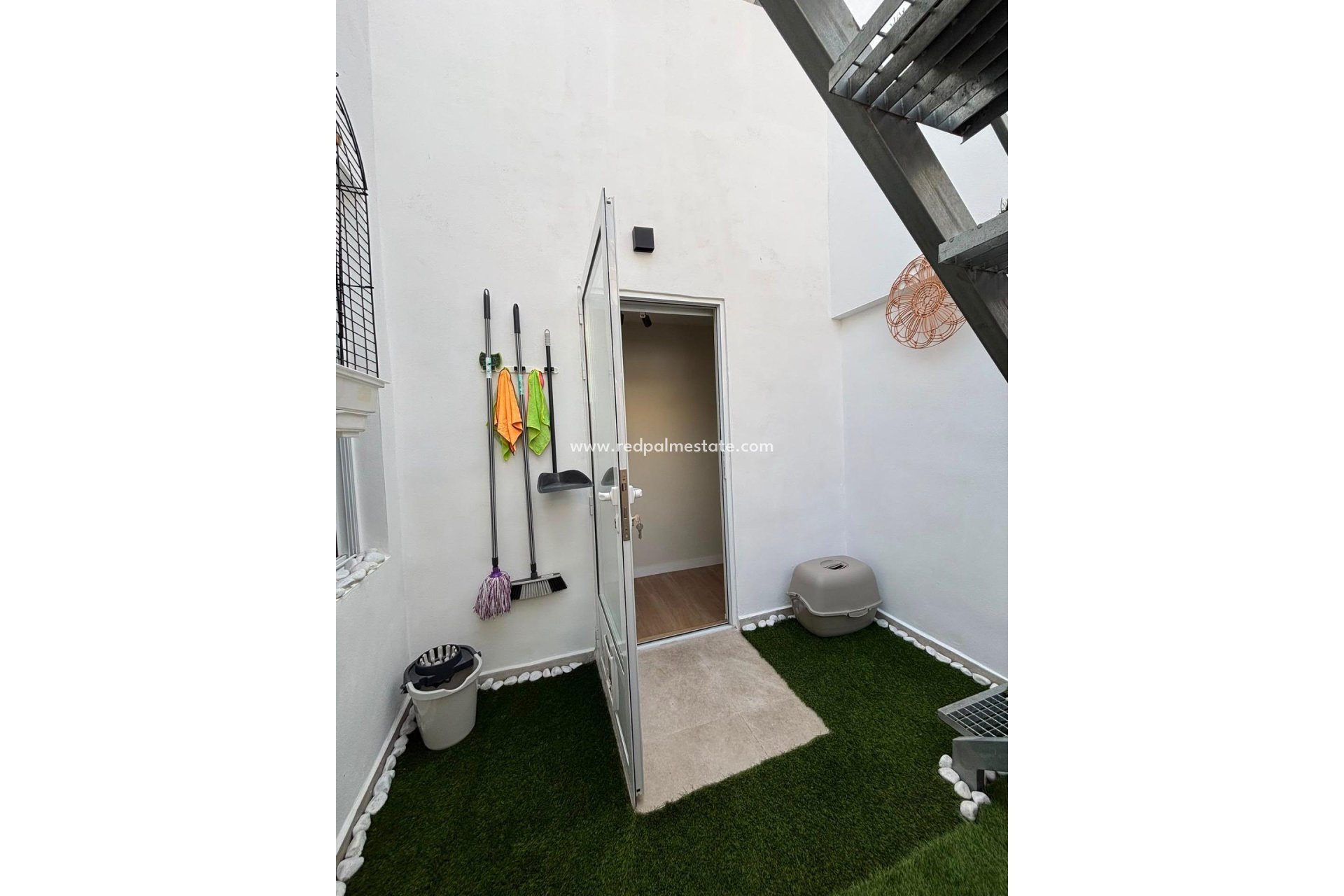Resale - Villa -
Torrevieja