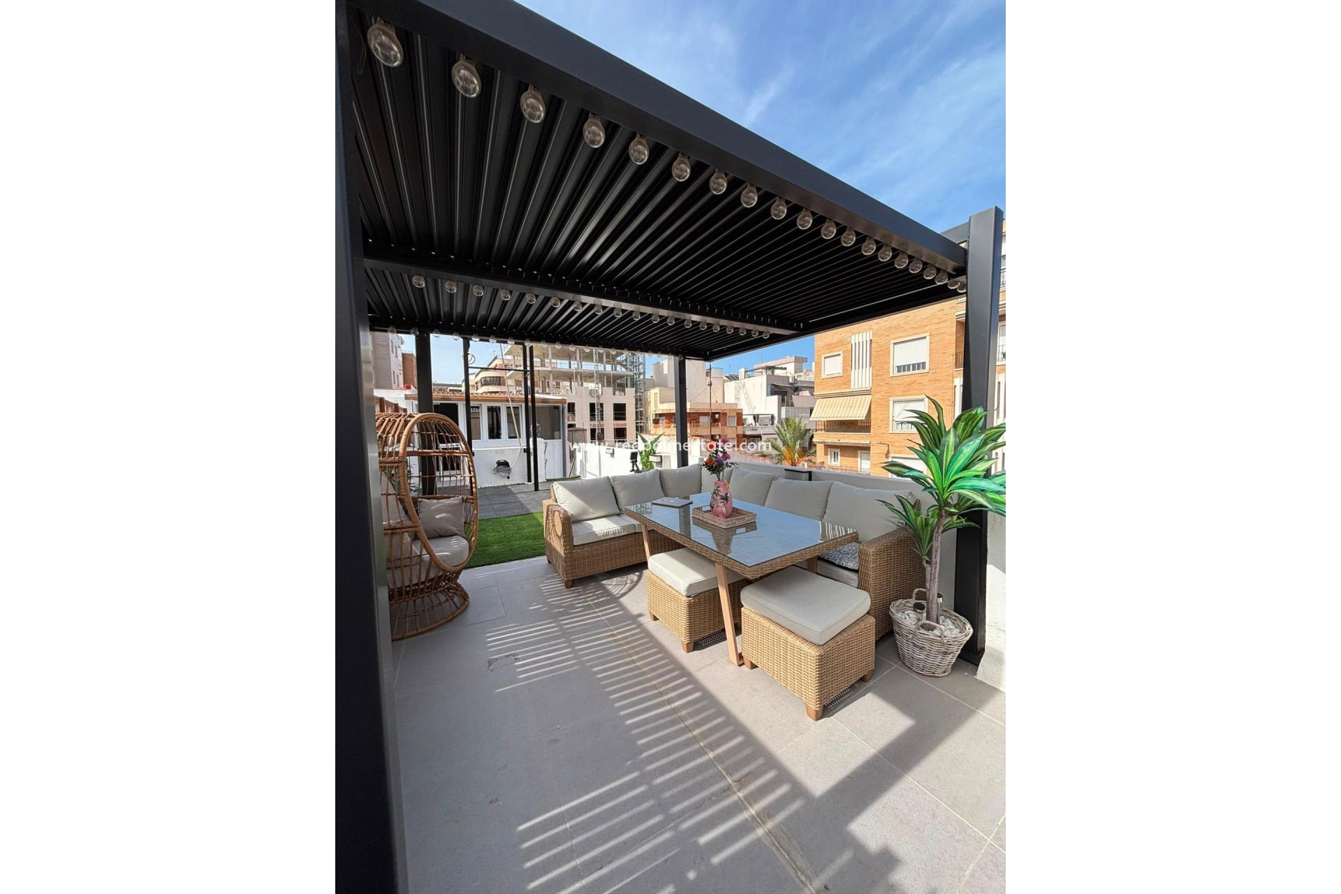 Resale - Villa -
Torrevieja