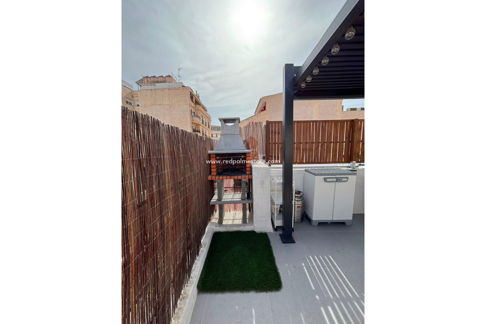 Resale - Villa -
Torrevieja