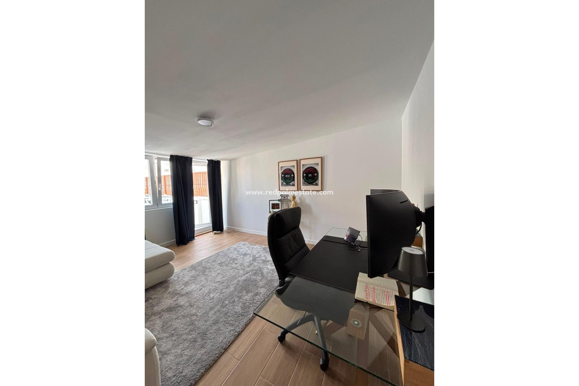 Resale - Villa -
Torrevieja
