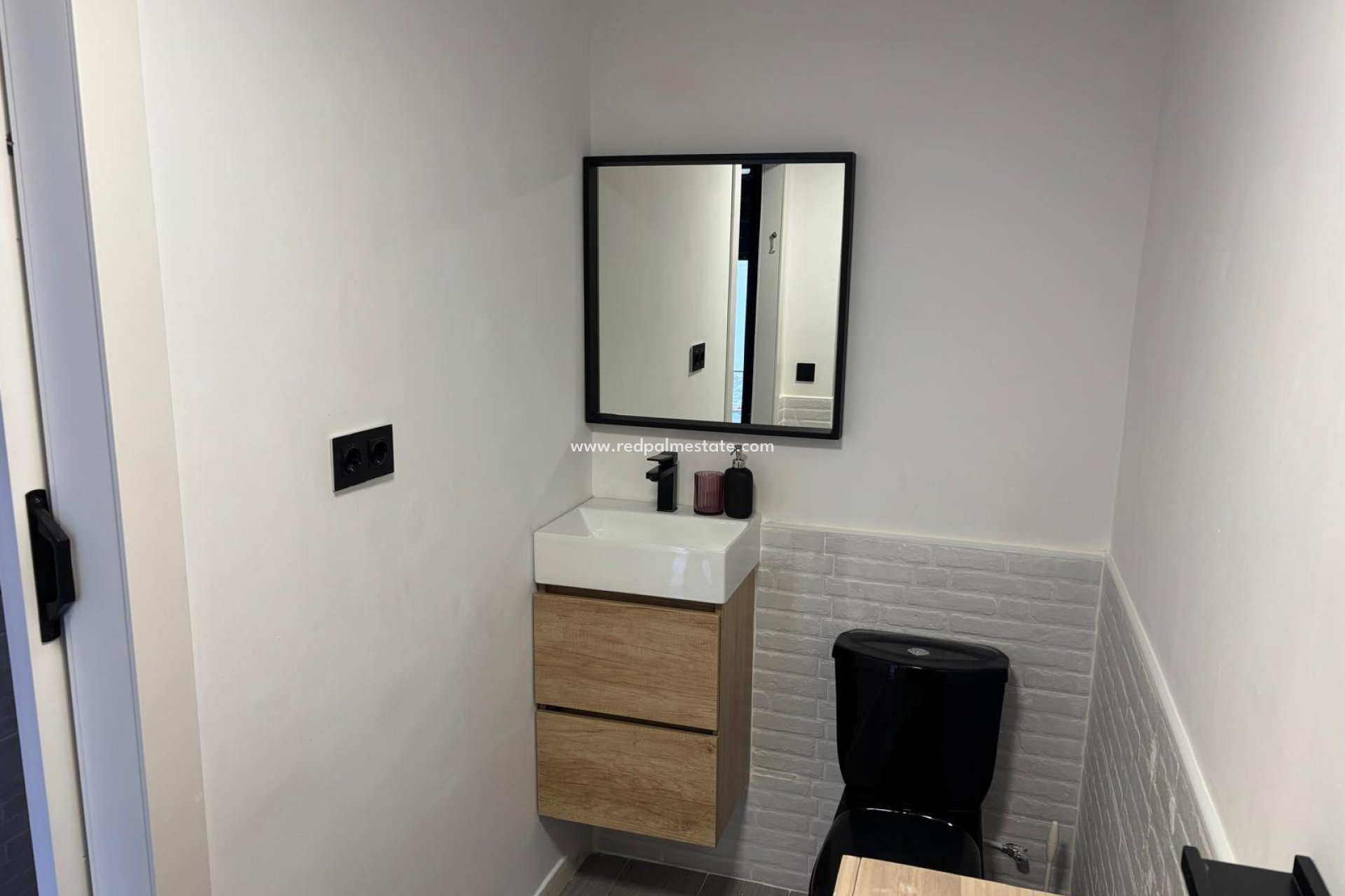 Resale - Villa -
Torrevieja