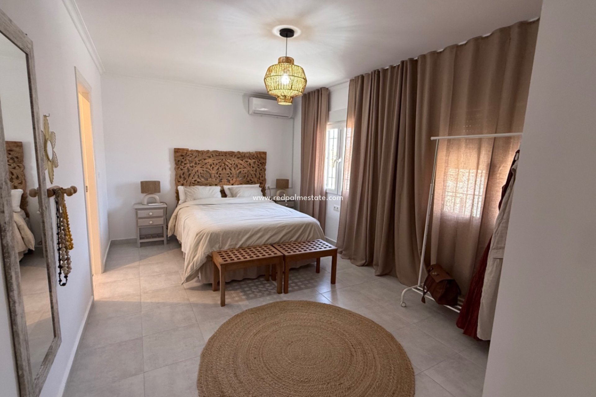 Resale - Villa -
Torrevieja