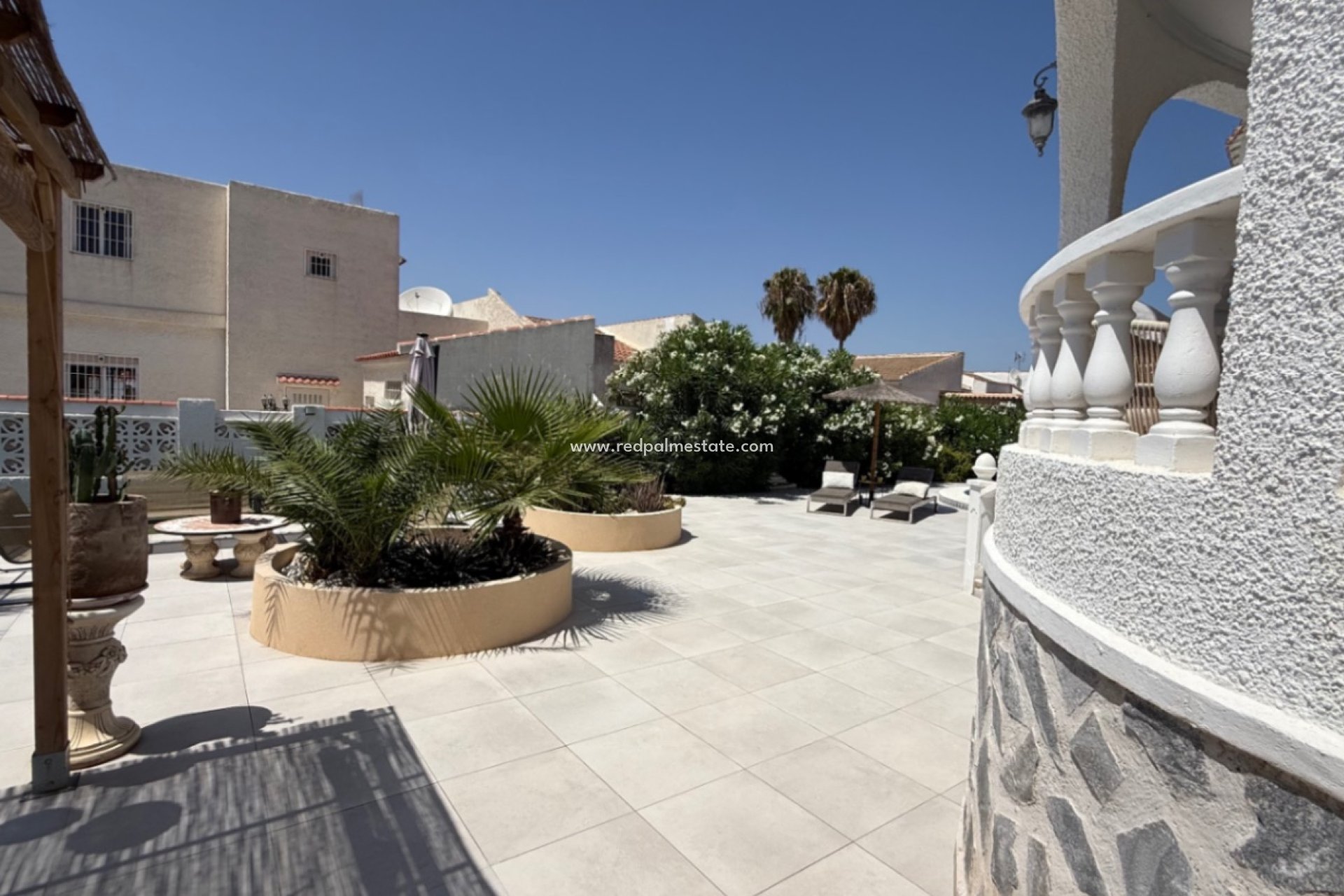 Resale - Villa -
Torrevieja