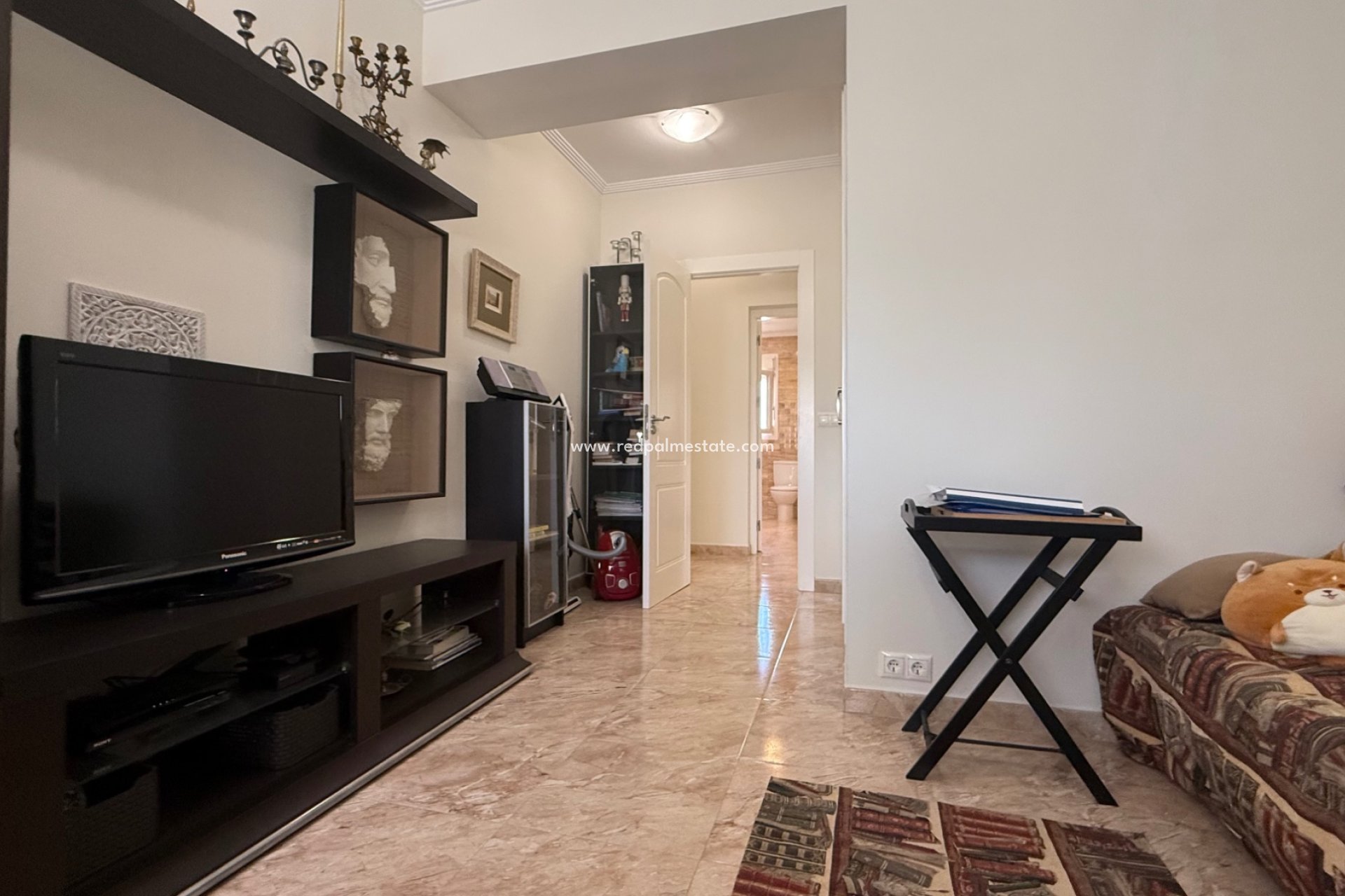 Resale - Villa -
Torrevieja