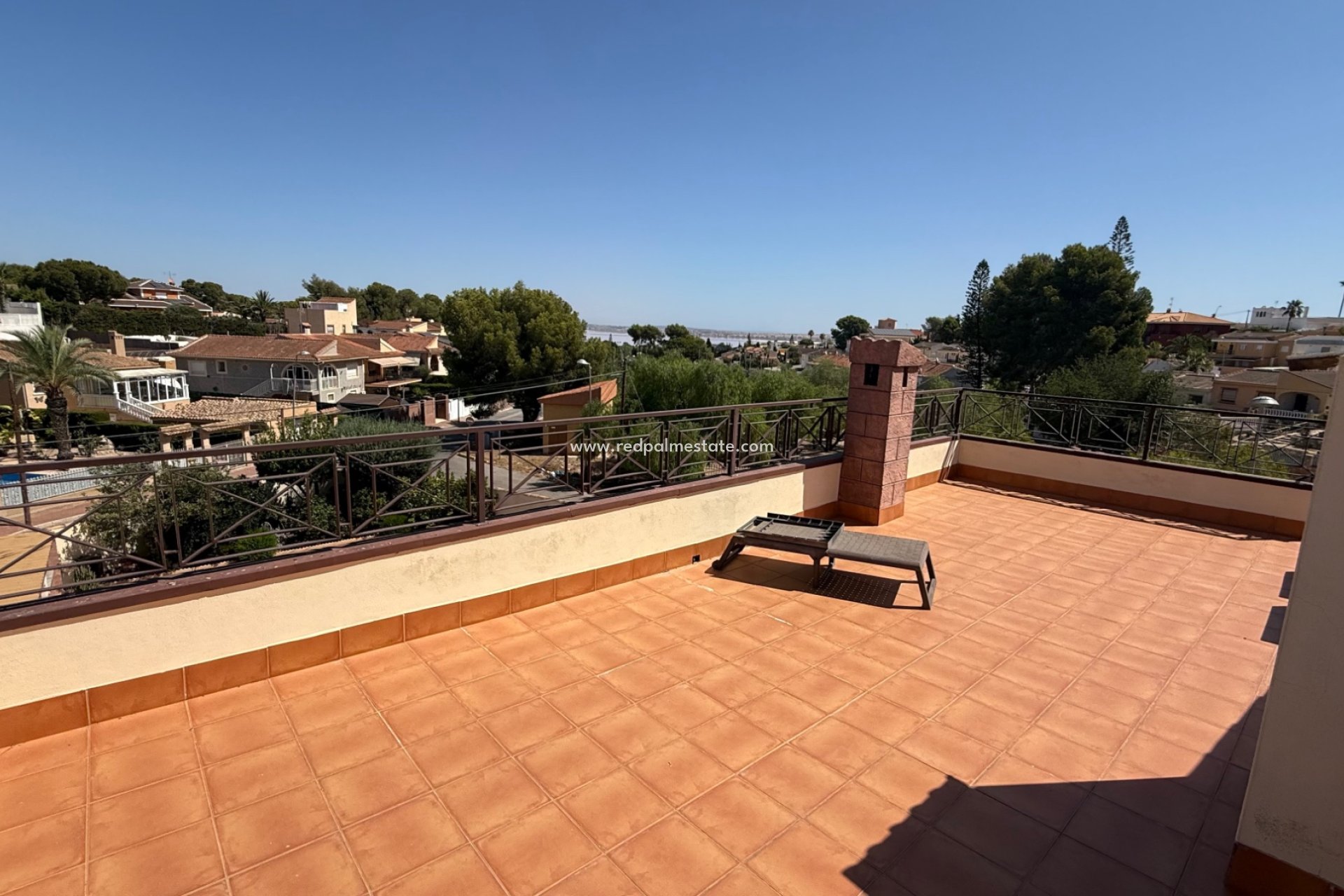 Resale - Villa -
Torrevieja