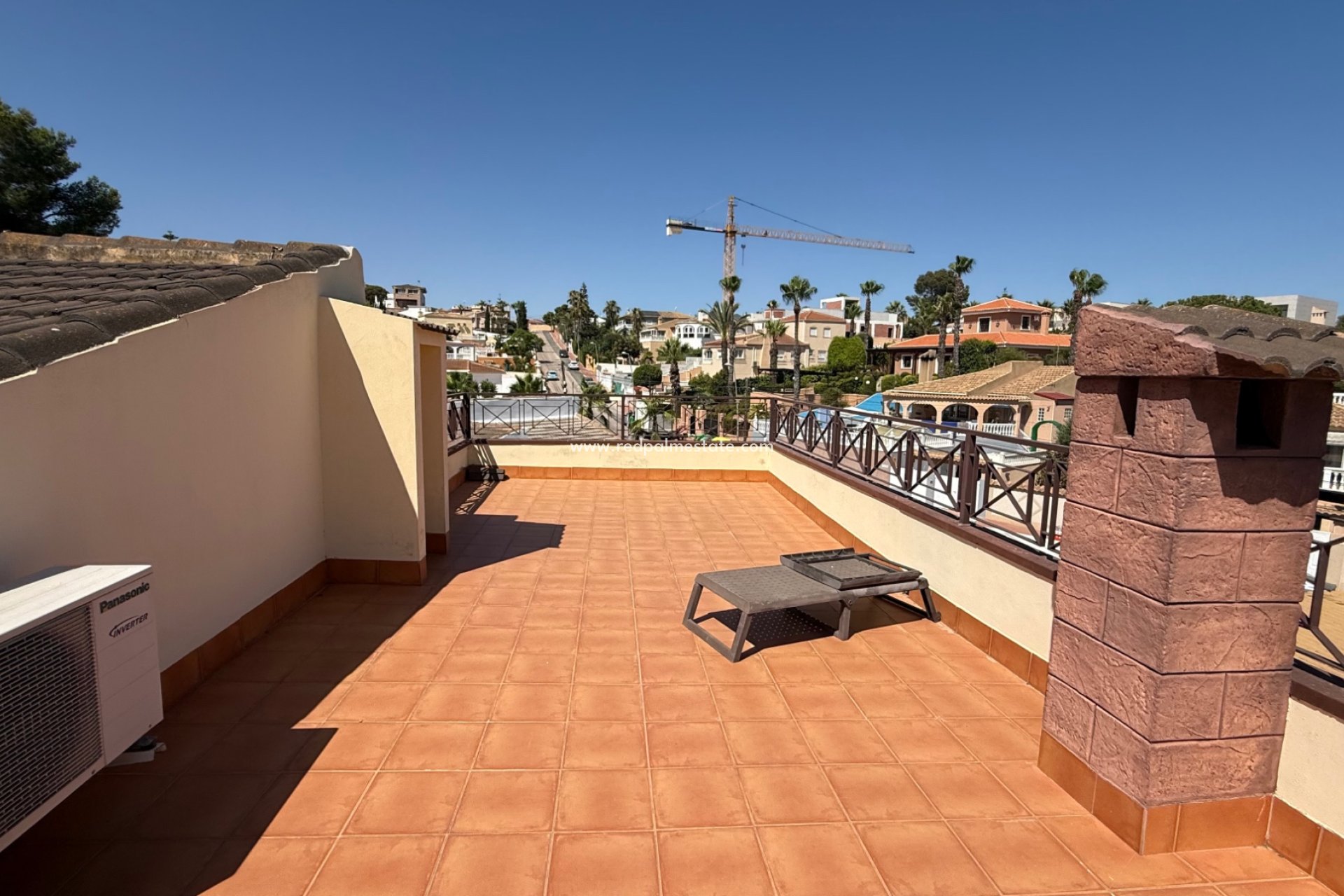 Resale - Villa -
Torrevieja