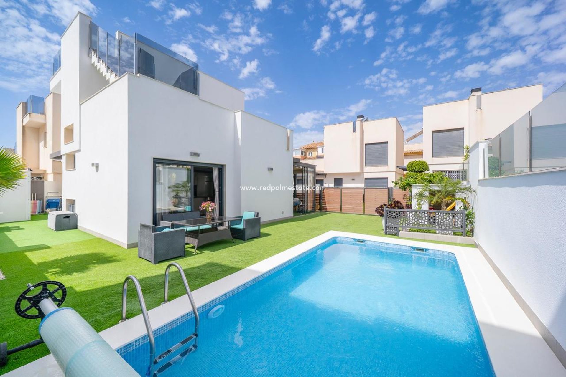 Resale - Villa -
Torrevieja