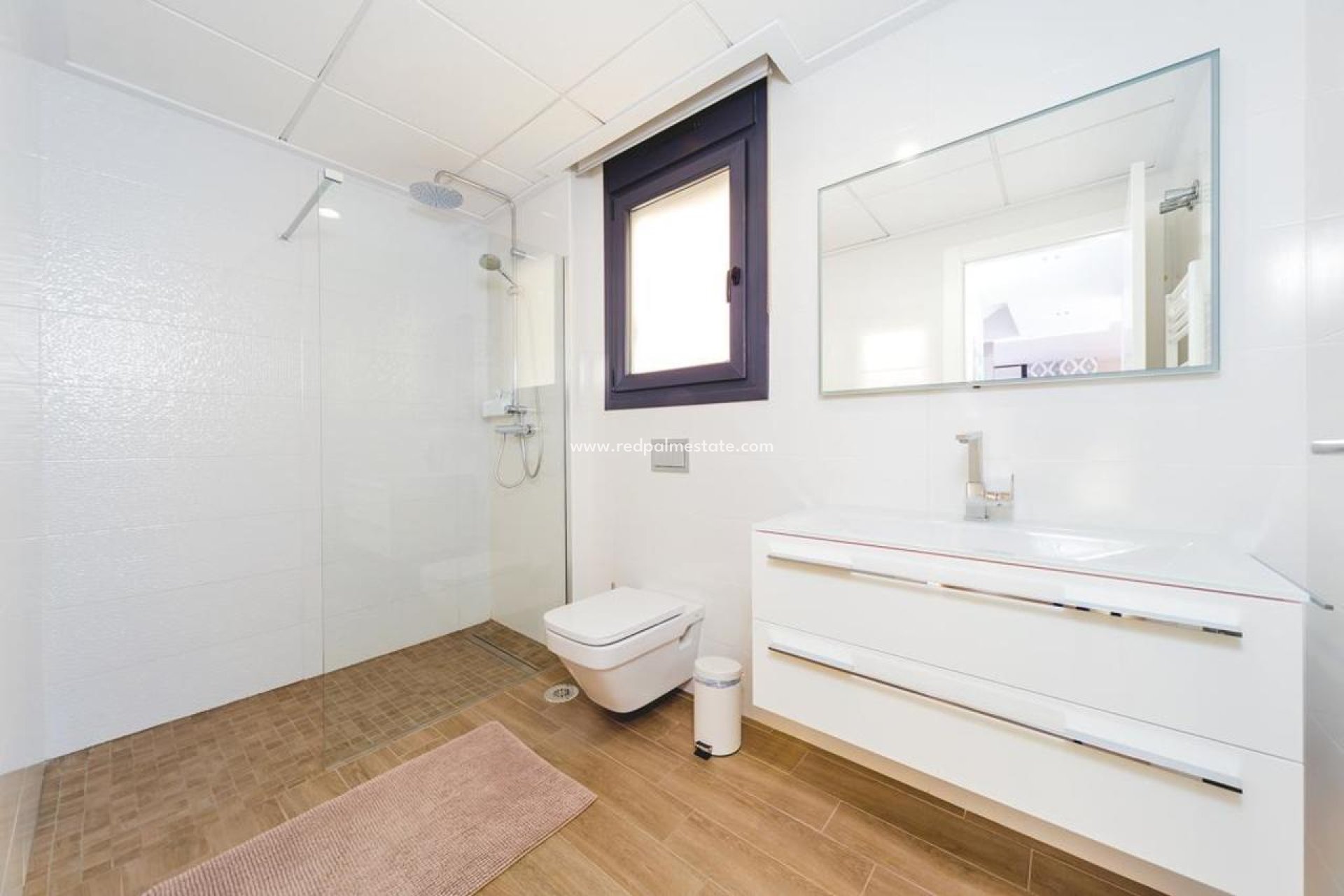 Resale - Villa -
Torrevieja