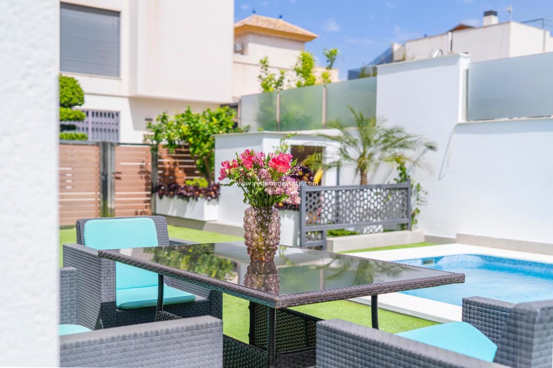 Resale - Villa -
Torrevieja