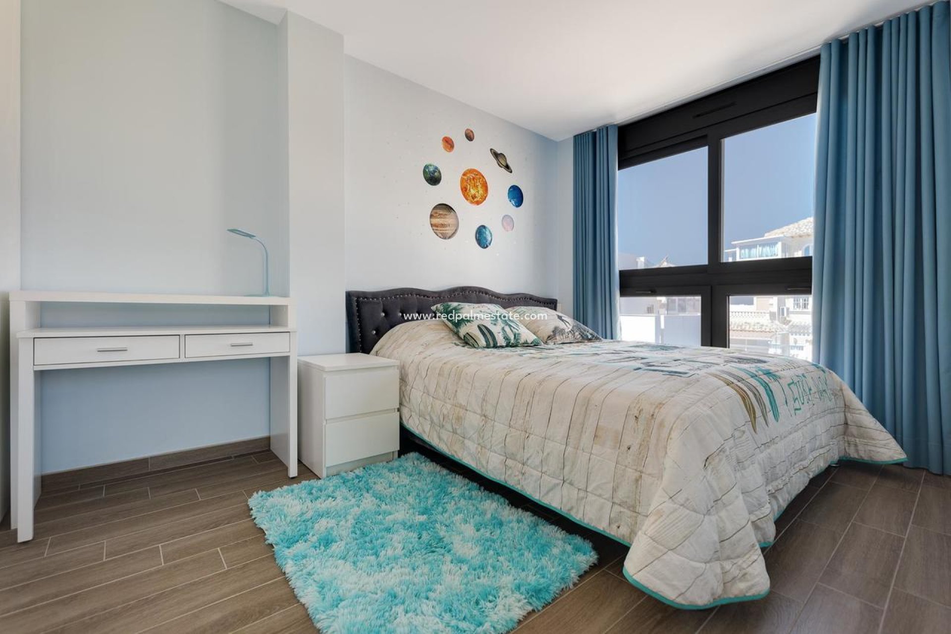 Resale - Villa -
Torrevieja