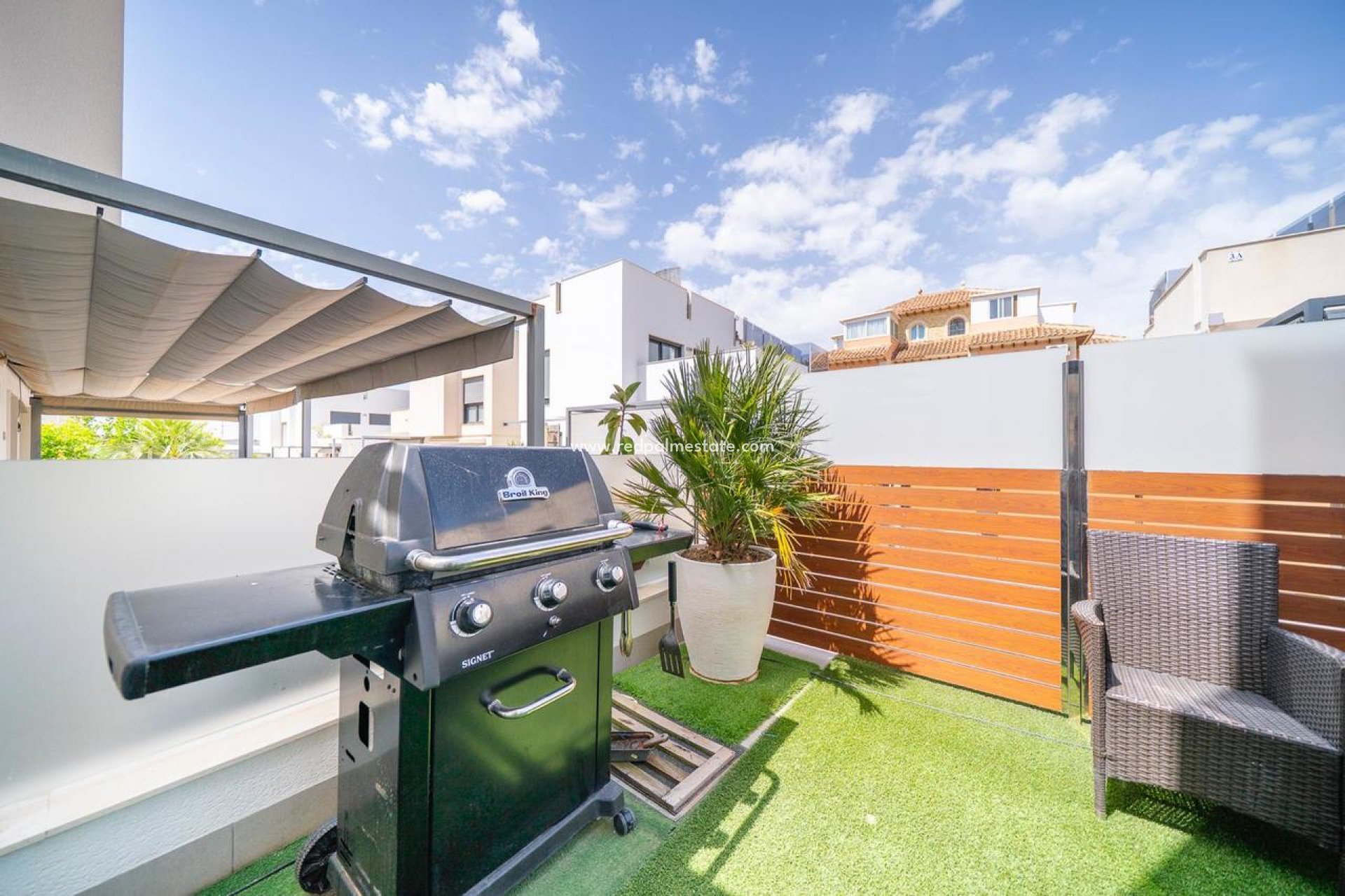 Resale - Villa -
Torrevieja