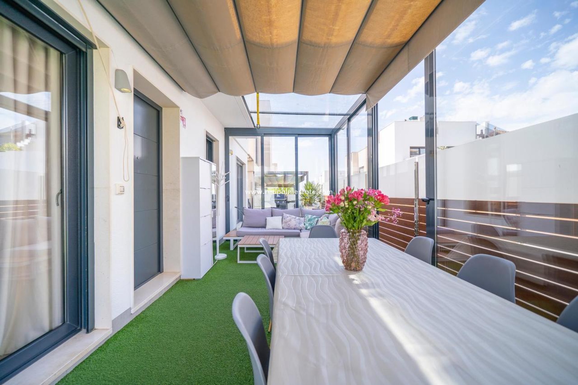 Resale - Villa -
Torrevieja