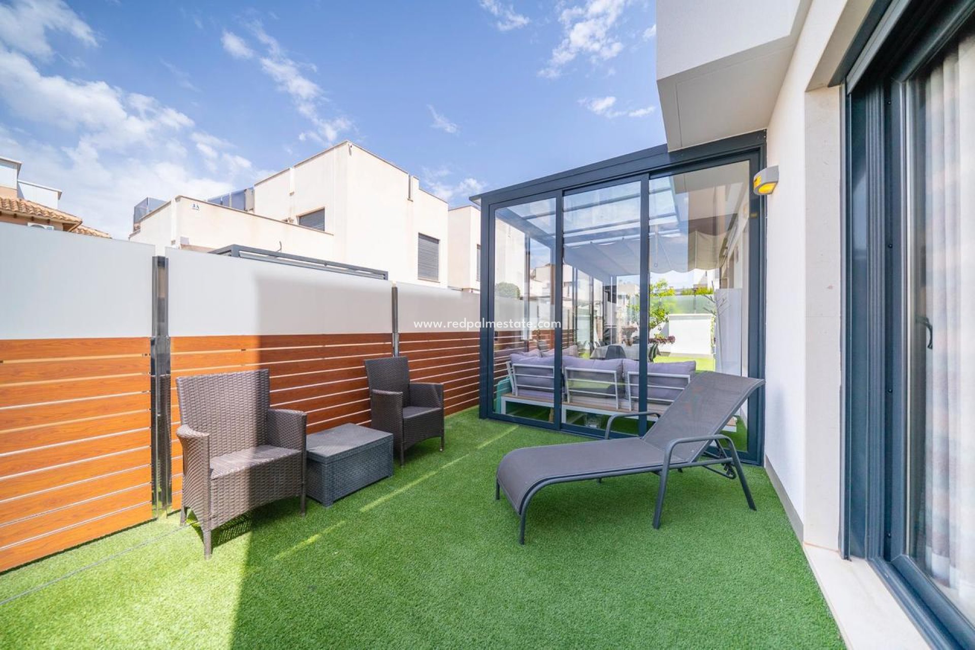 Resale - Villa -
Torrevieja
