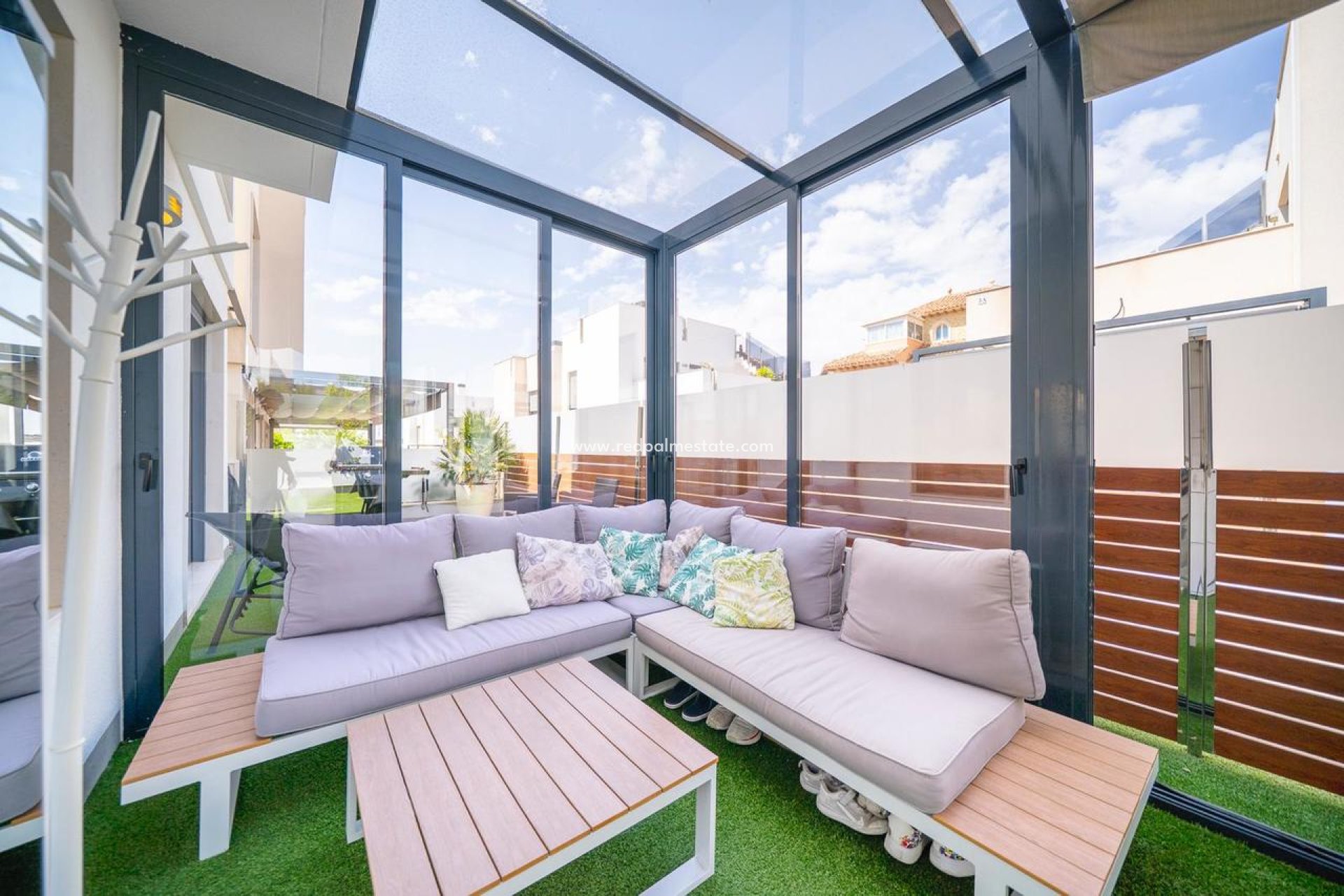 Resale - Villa -
Torrevieja