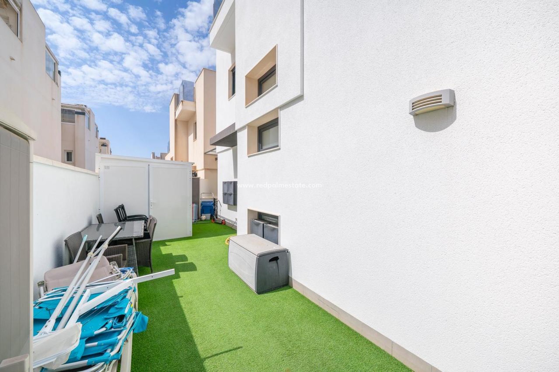 Resale - Villa -
Torrevieja