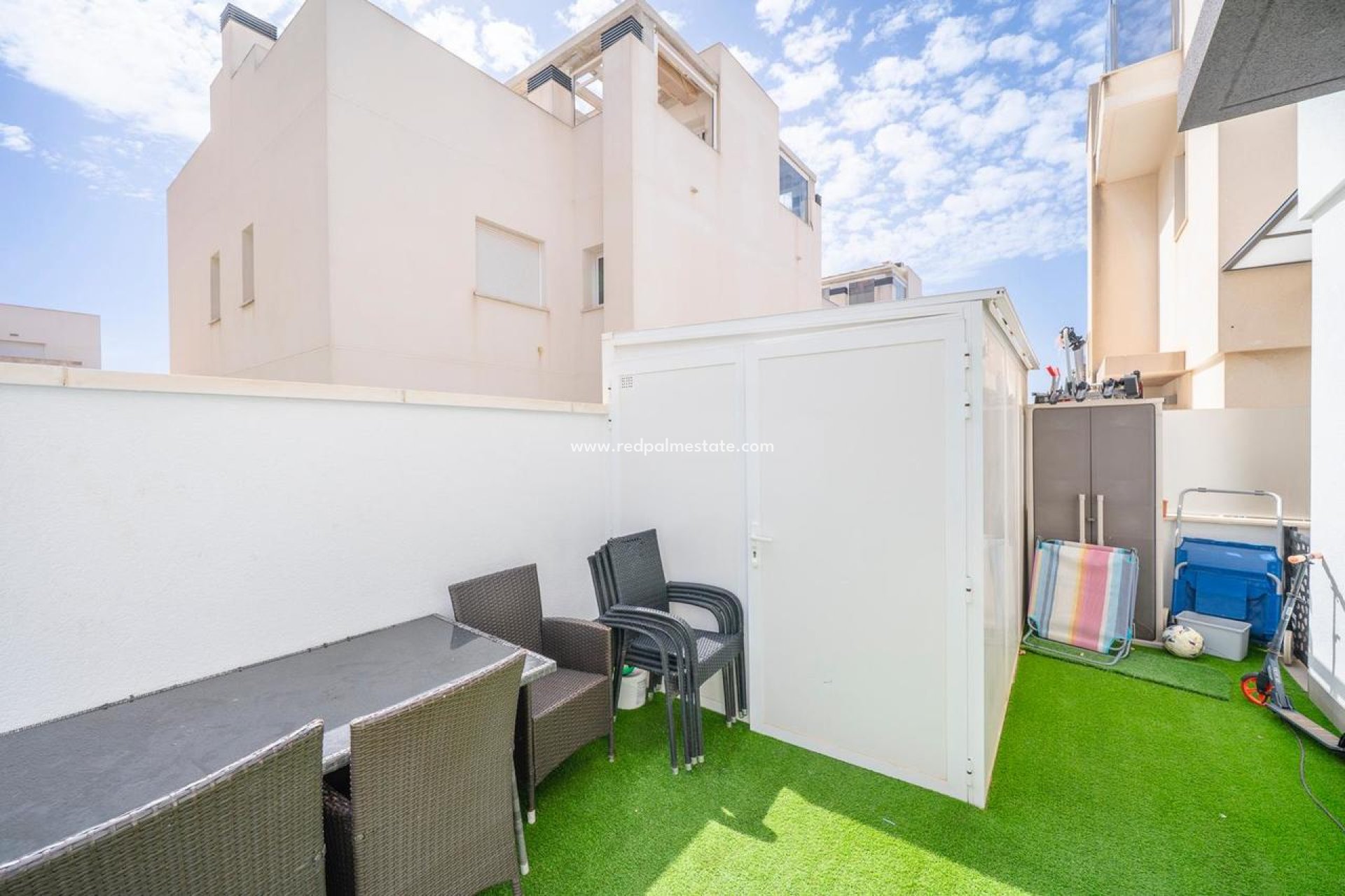 Resale - Villa -
Torrevieja
