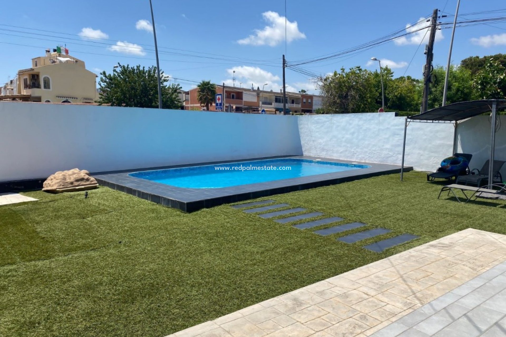 Resale - Villa -
Torrevieja