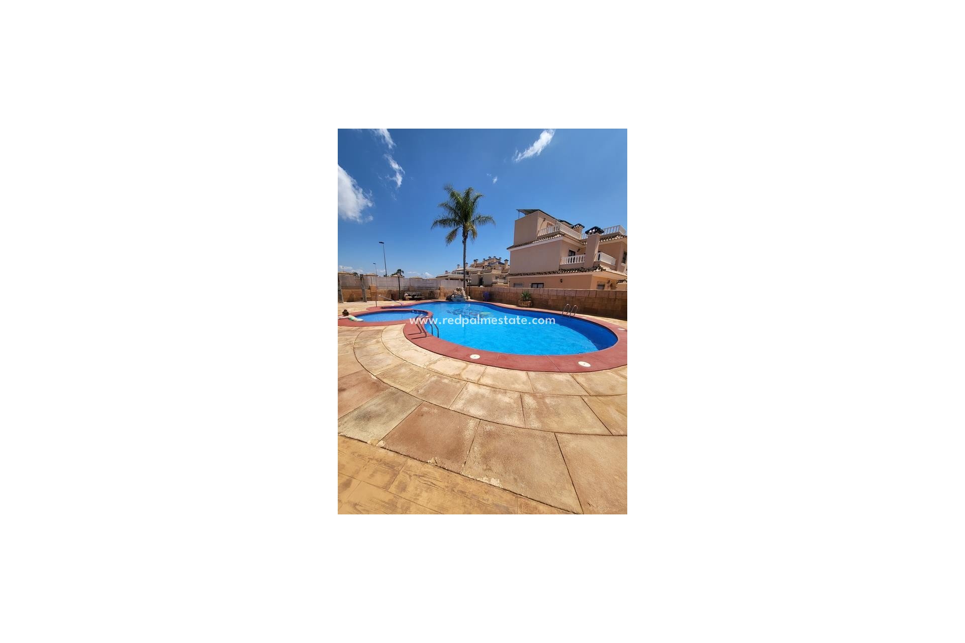 Resale - Villa -
Torrevieja