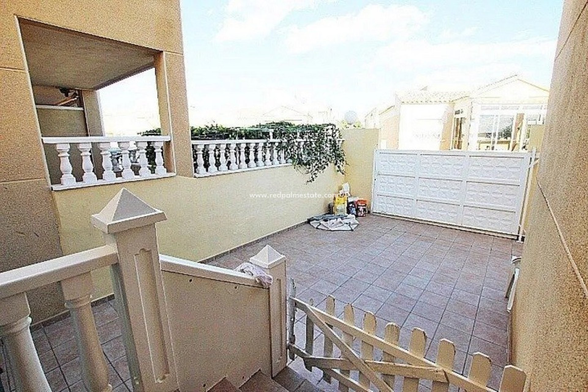 Resale - Villa -
Torrevieja