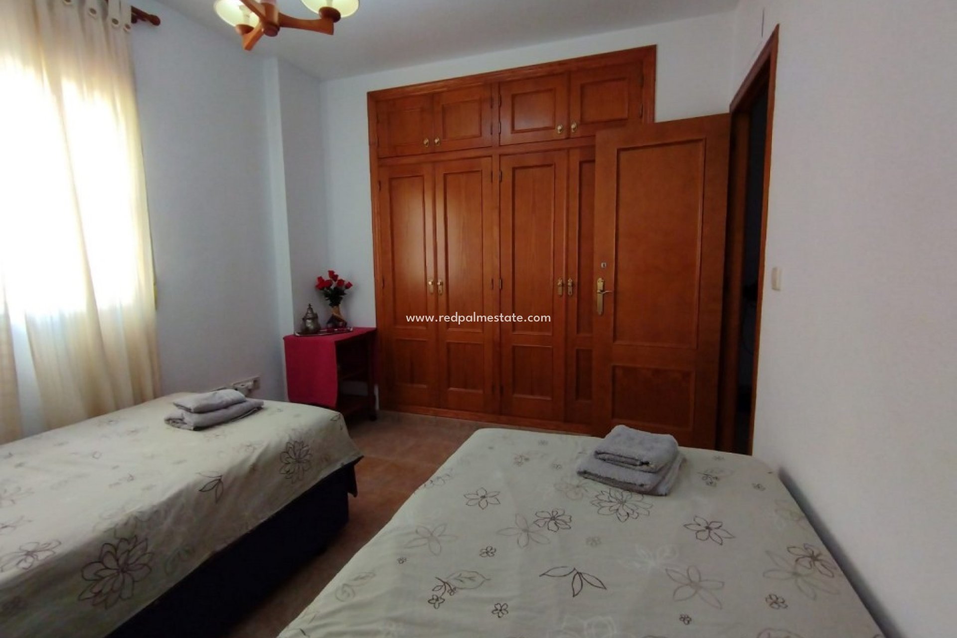 Resale - Villa -
Torrevieja