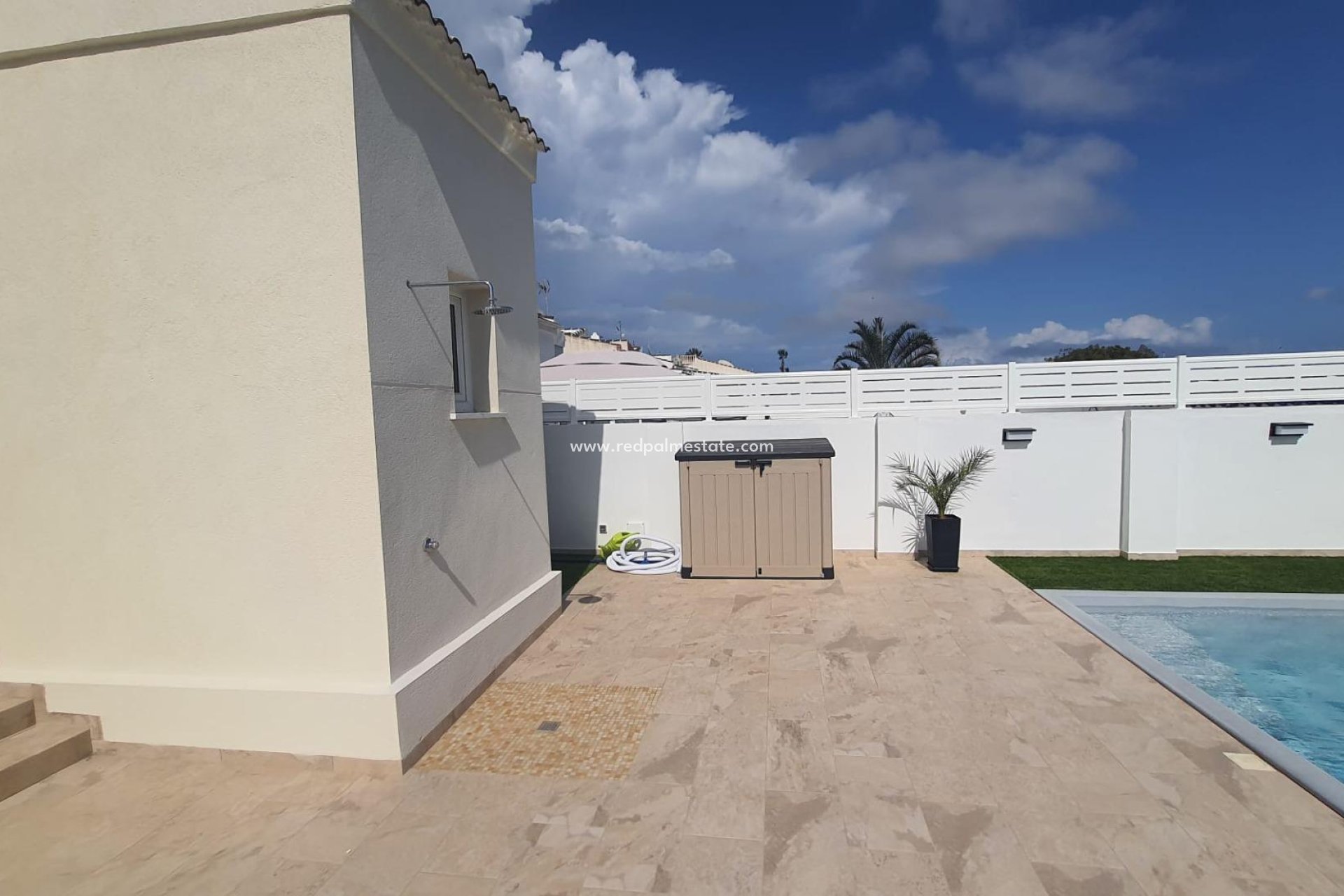 Resale - Villa -
Torrevieja