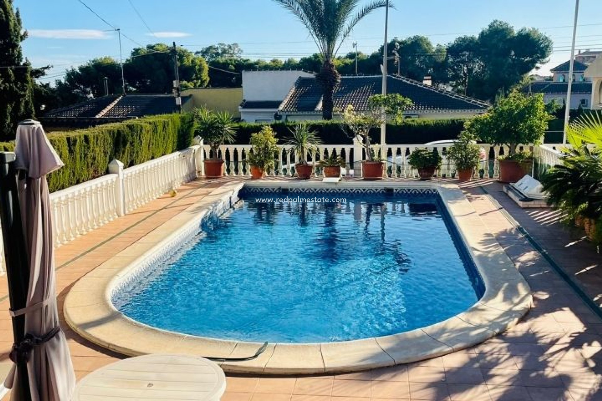 Resale - Villa -
Torrevieja