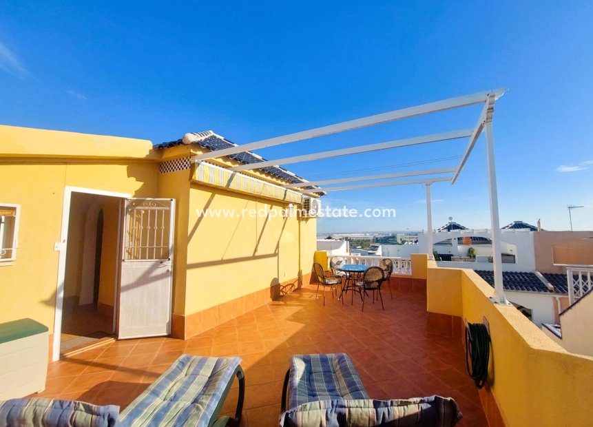 Resale - Villa -
Torrevieja