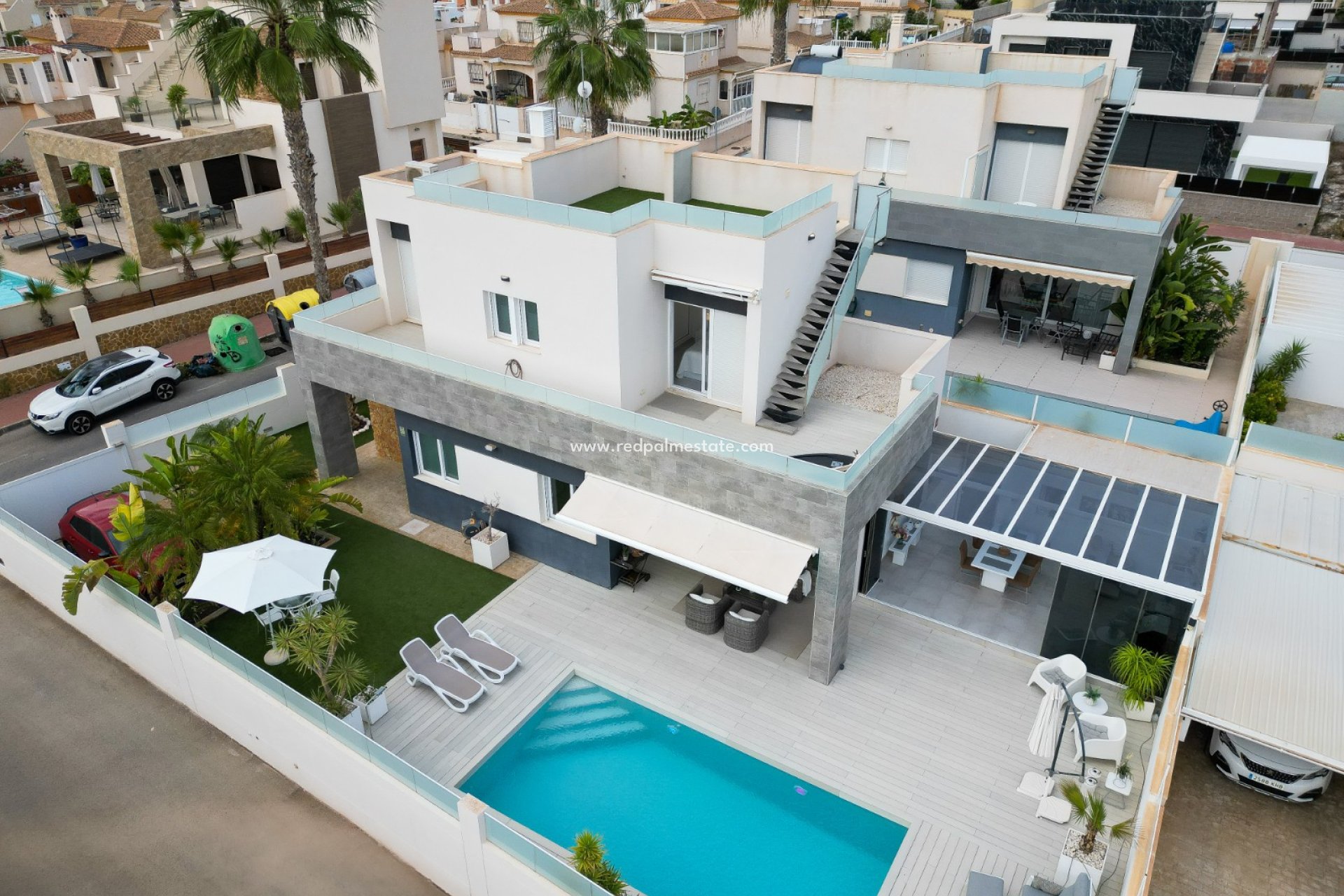 Resale - Villa -
Torrevieja