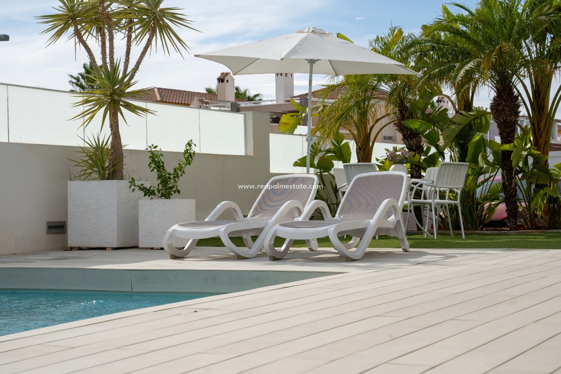 Resale - Villa -
Torrevieja