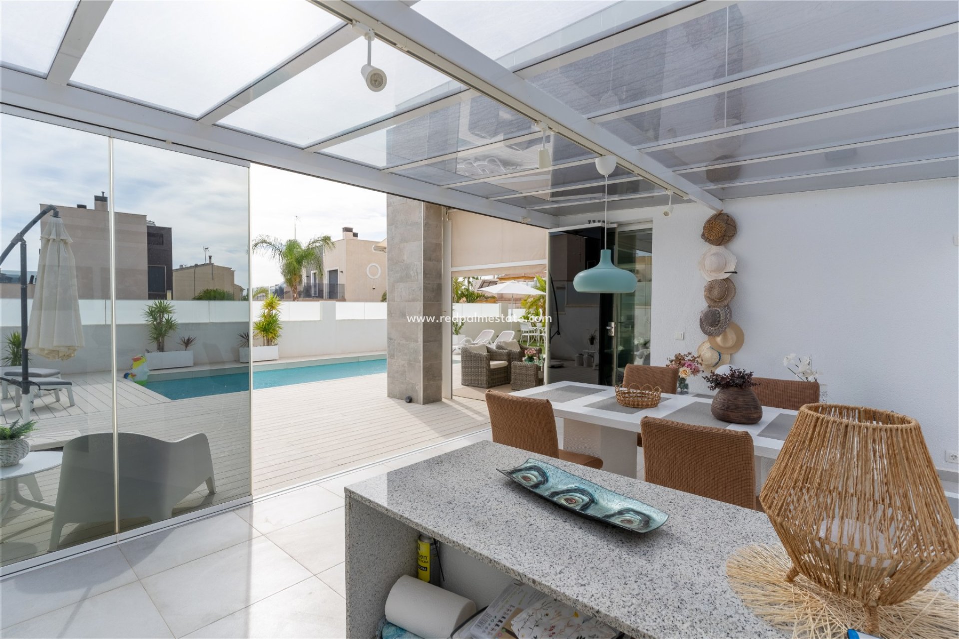 Resale - Villa -
Torrevieja