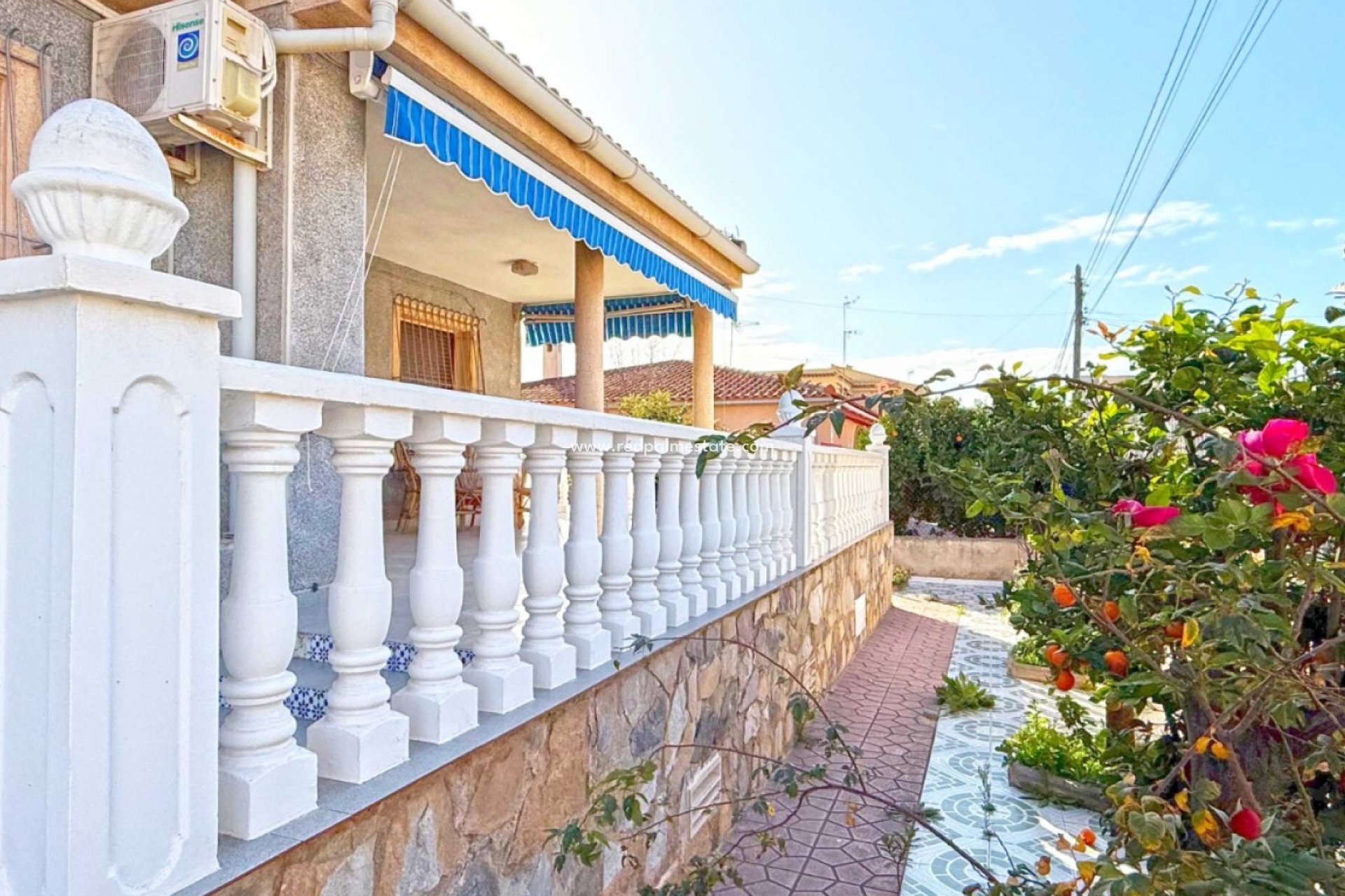 Resale - Villa -
Torrevieja