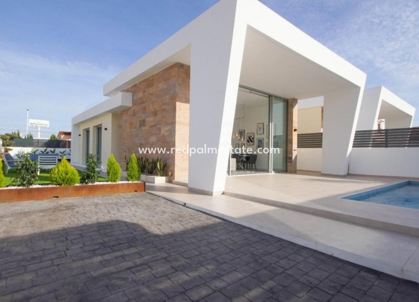 Resale - Villa -
Torrevieja