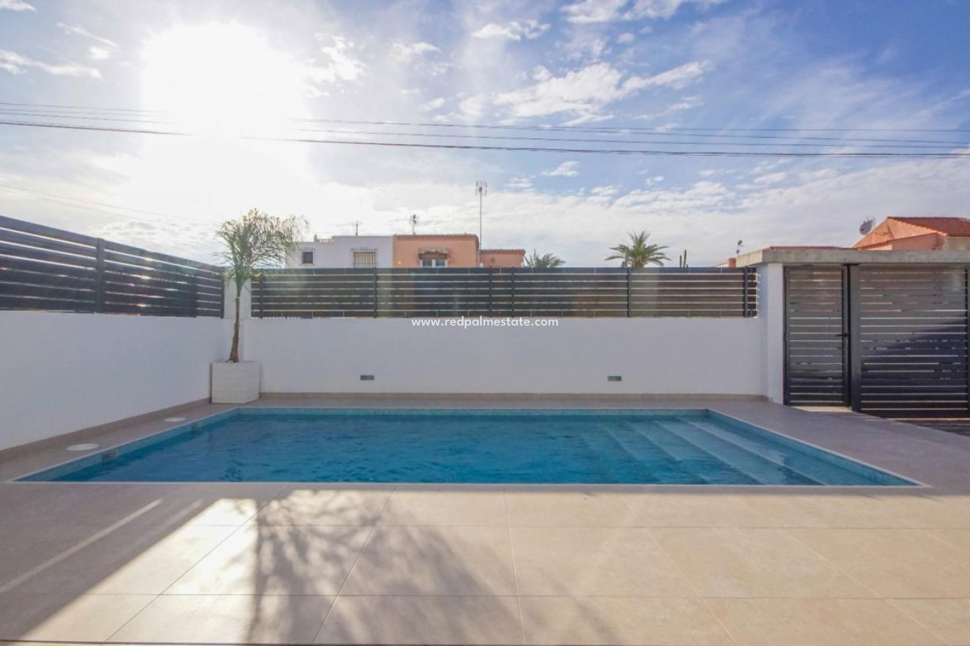 Resale - Villa -
Torrevieja