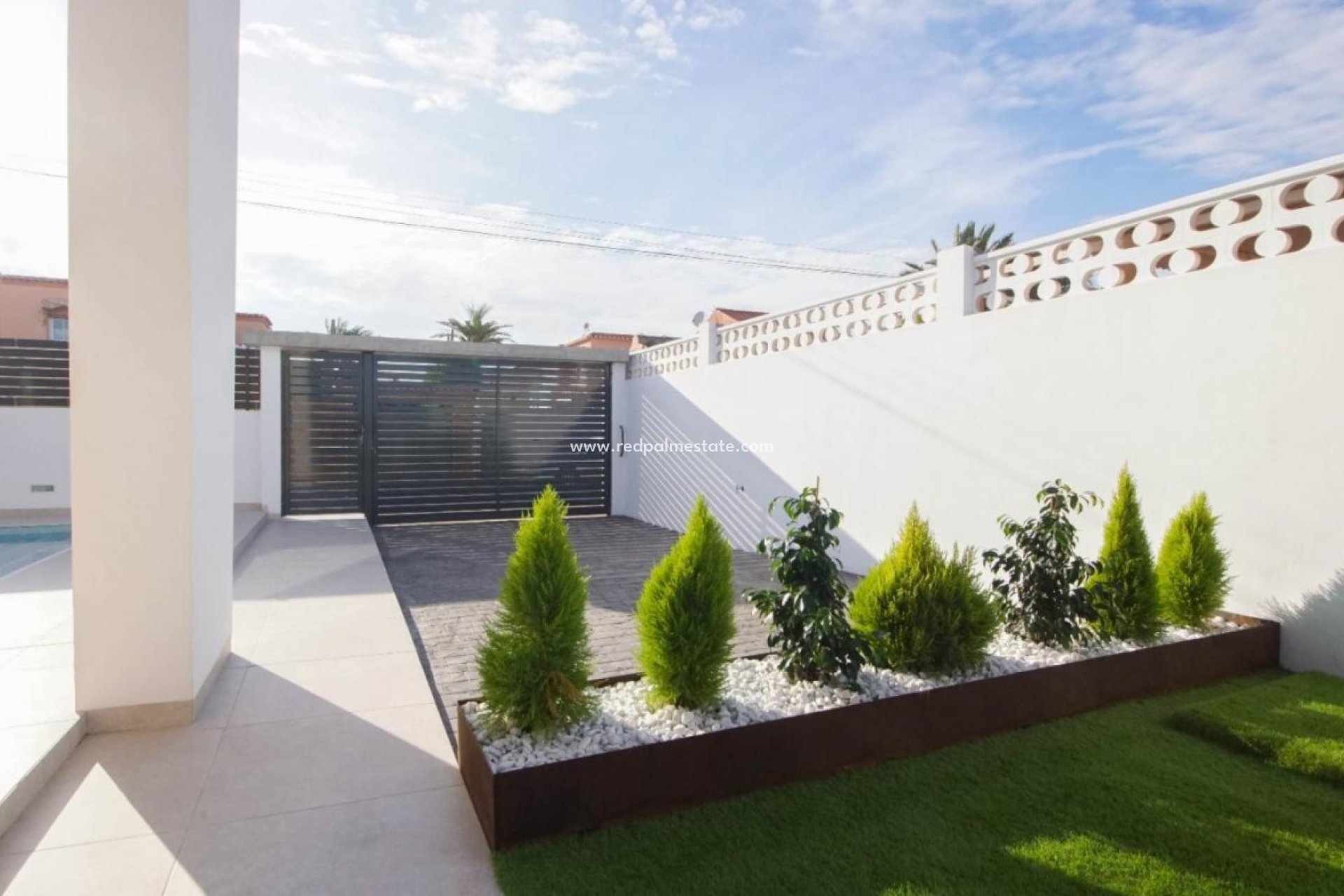 Resale - Villa -
Torrevieja