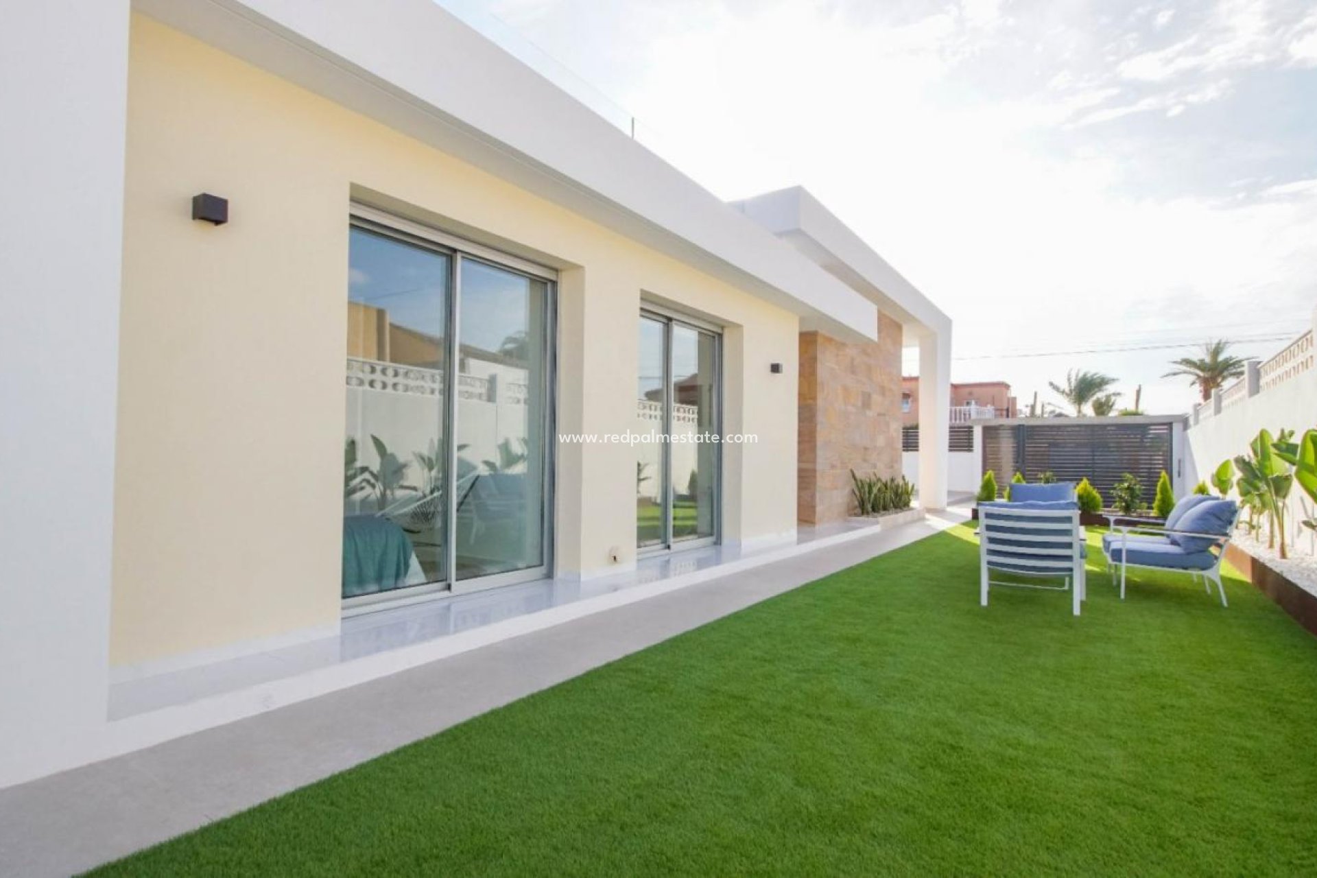 Resale - Villa -
Torrevieja