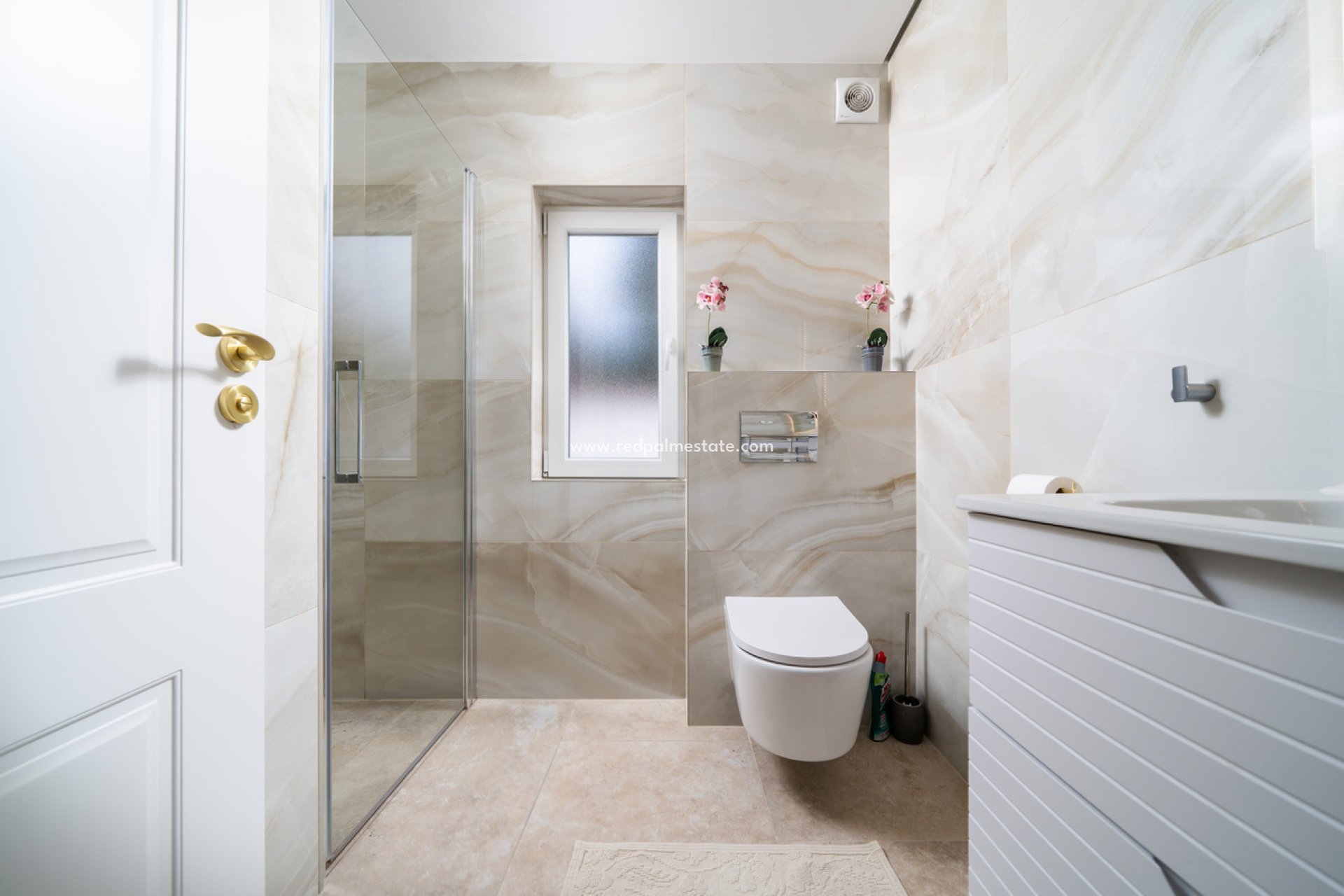 Resale - Villa -
Torrevieja