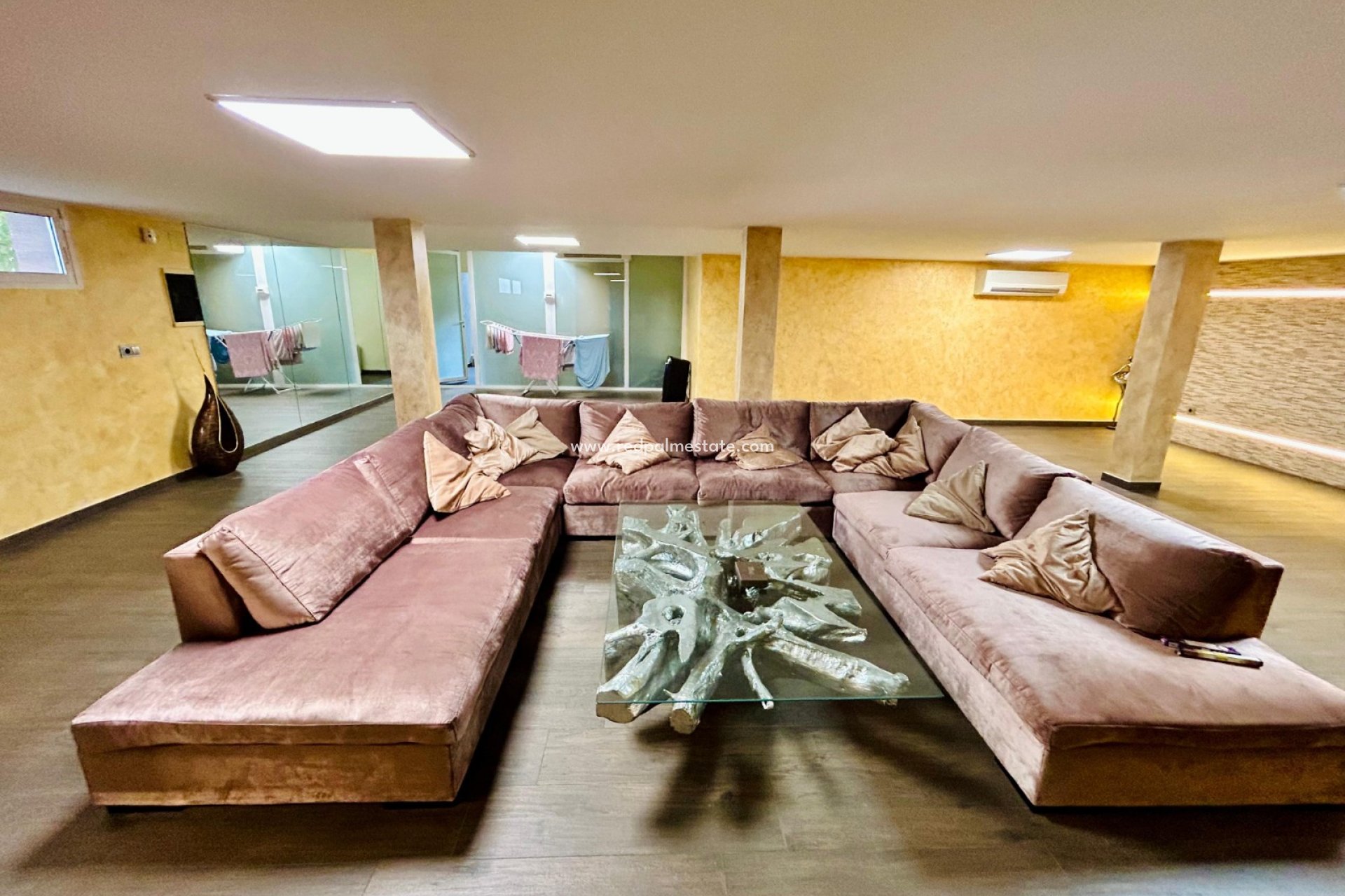 Resale - Villa -
Torrevieja