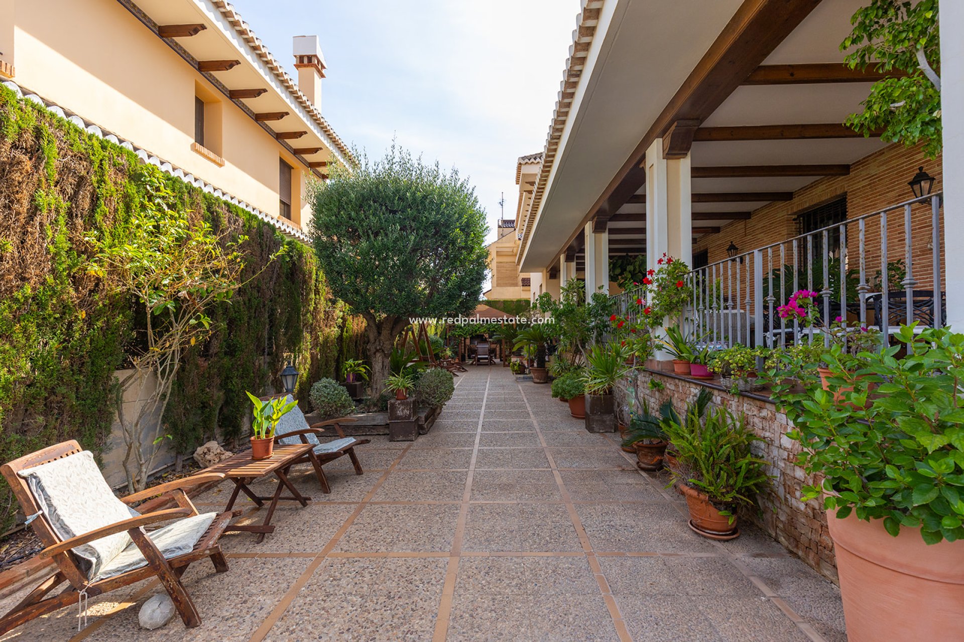 Resale - Villa -
Torrevieja