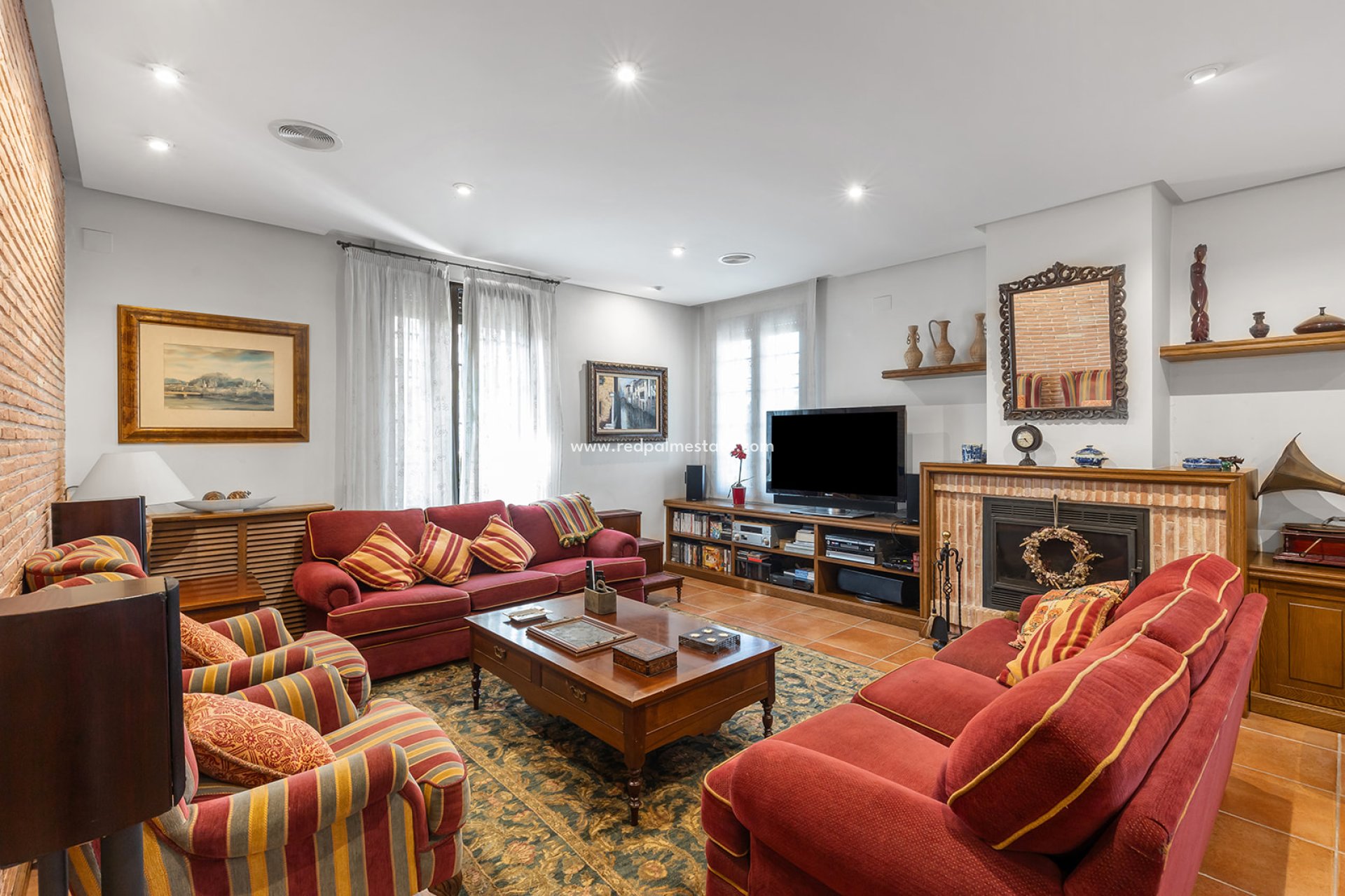 Resale - Villa -
Torrevieja