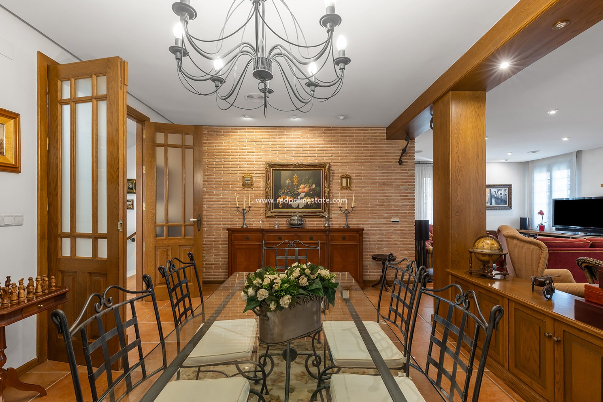 Resale - Villa -
Torrevieja