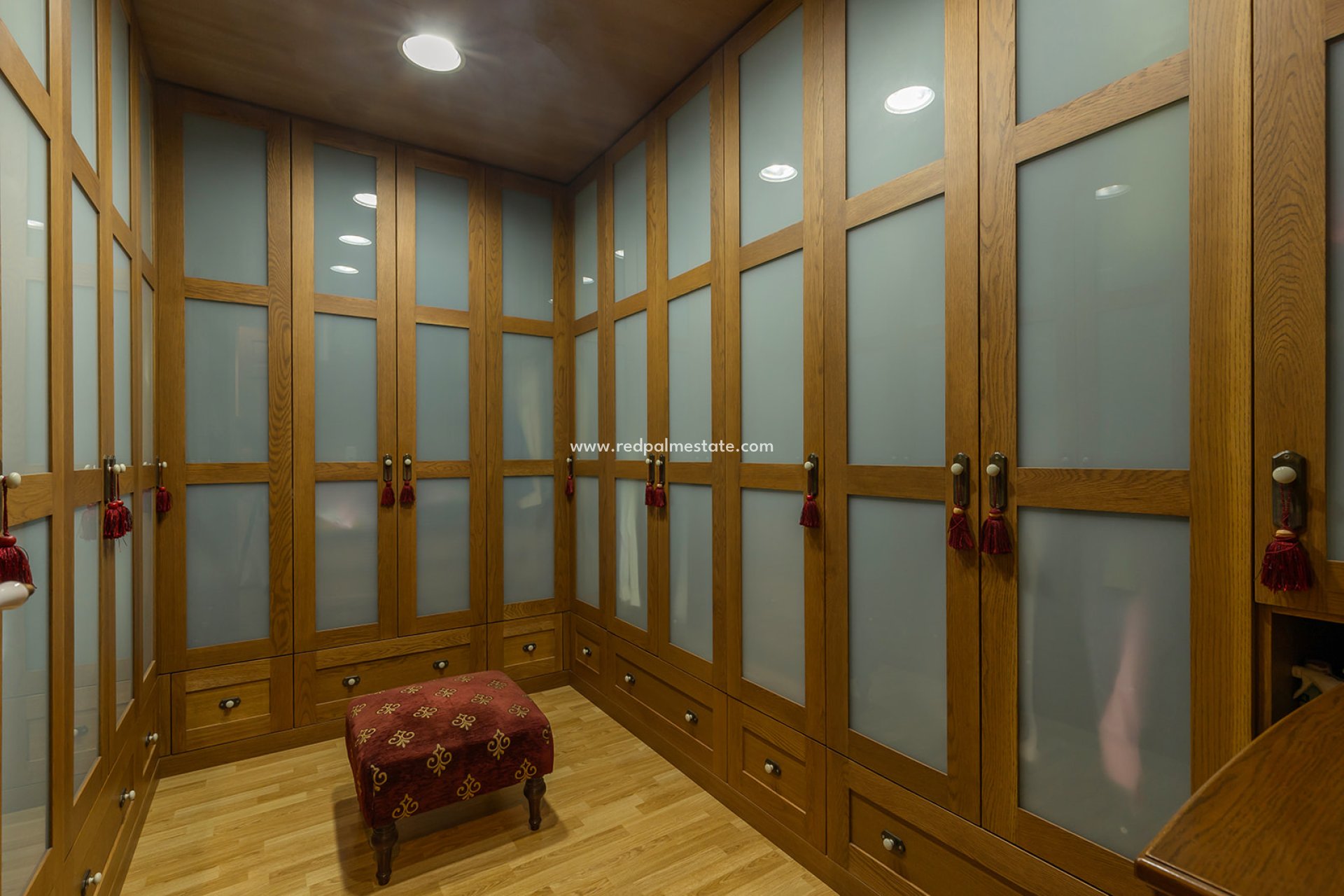 Resale - Villa -
Torrevieja