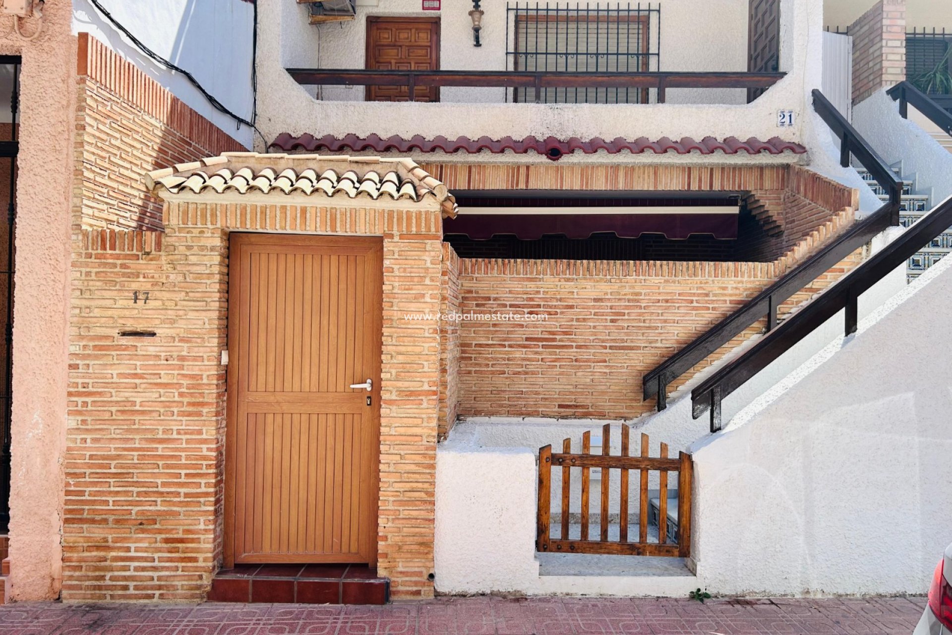 Resale - Villa -
Torrevieja