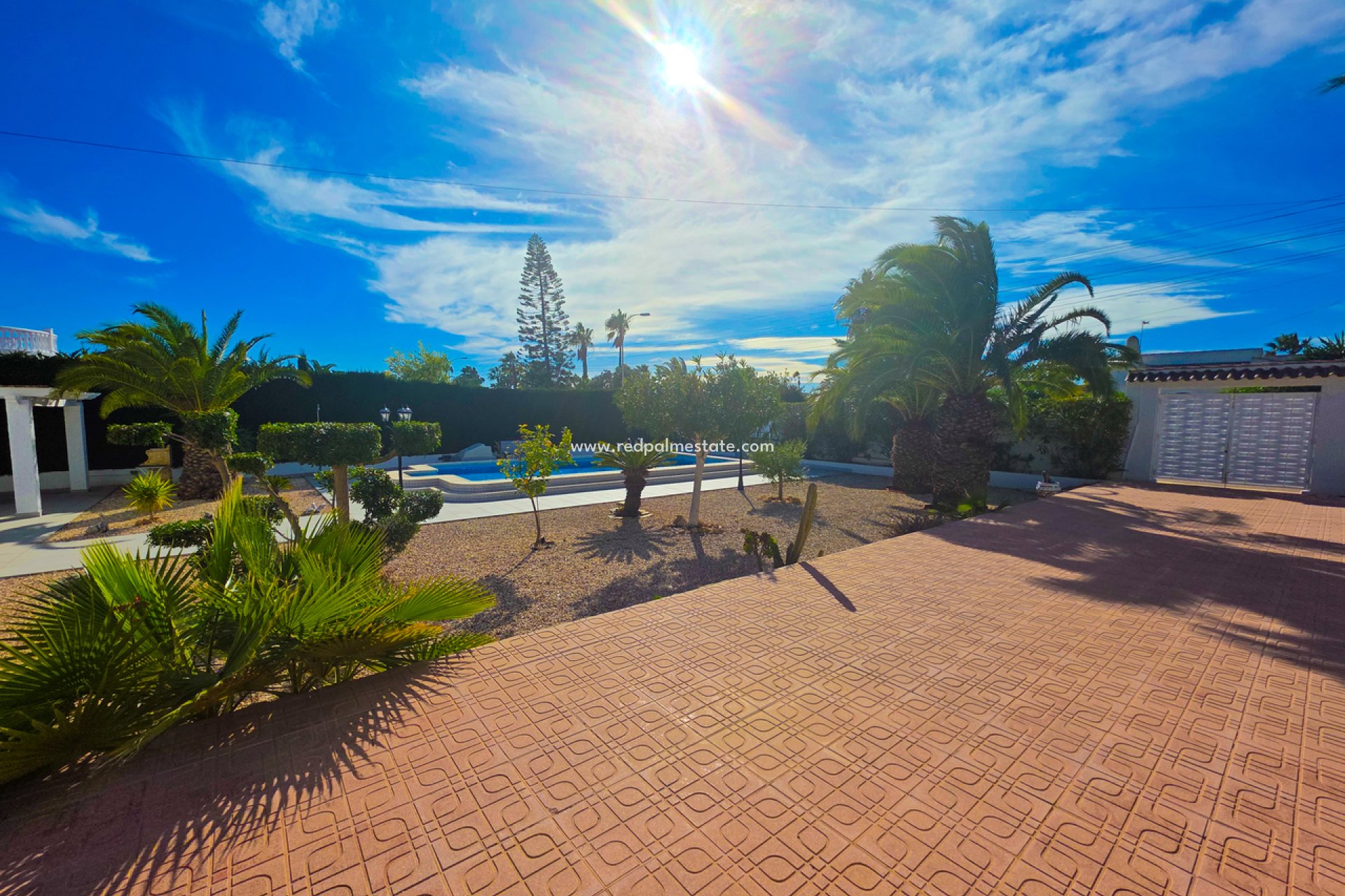 Resale - Villa -
Torrevieja