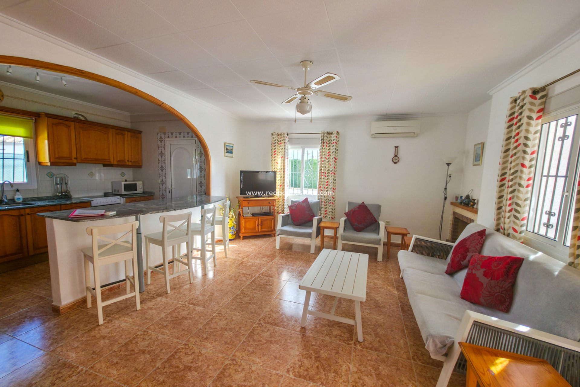 Resale - Villa -
Torrevieja