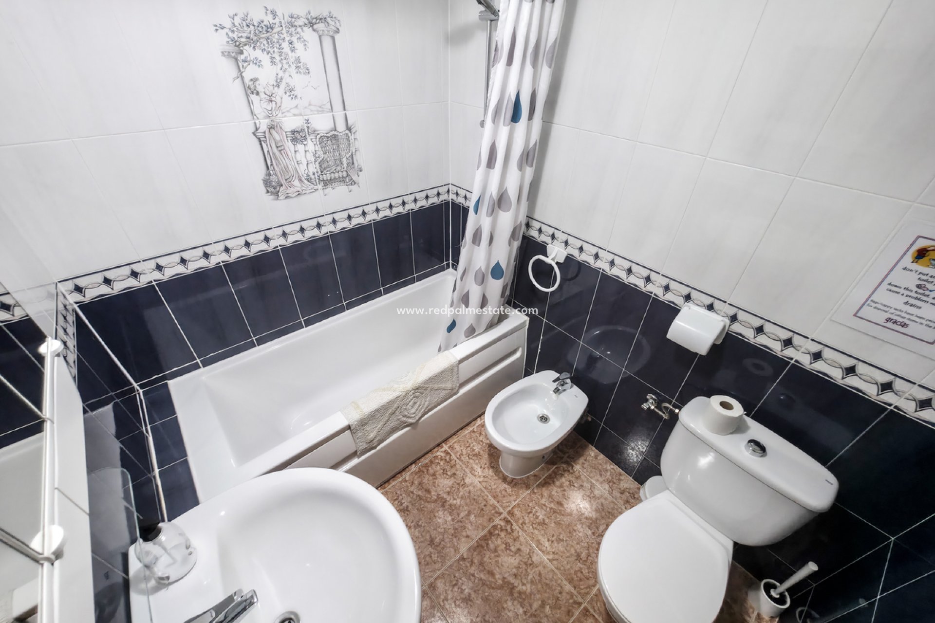 Resale - Villa -
Torrevieja