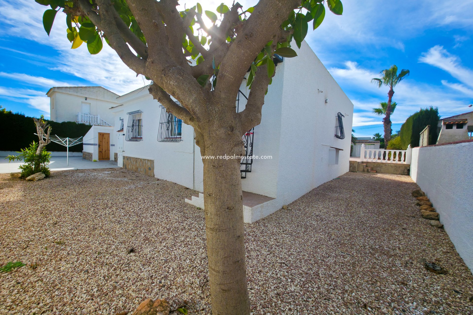 Resale - Villa -
Torrevieja