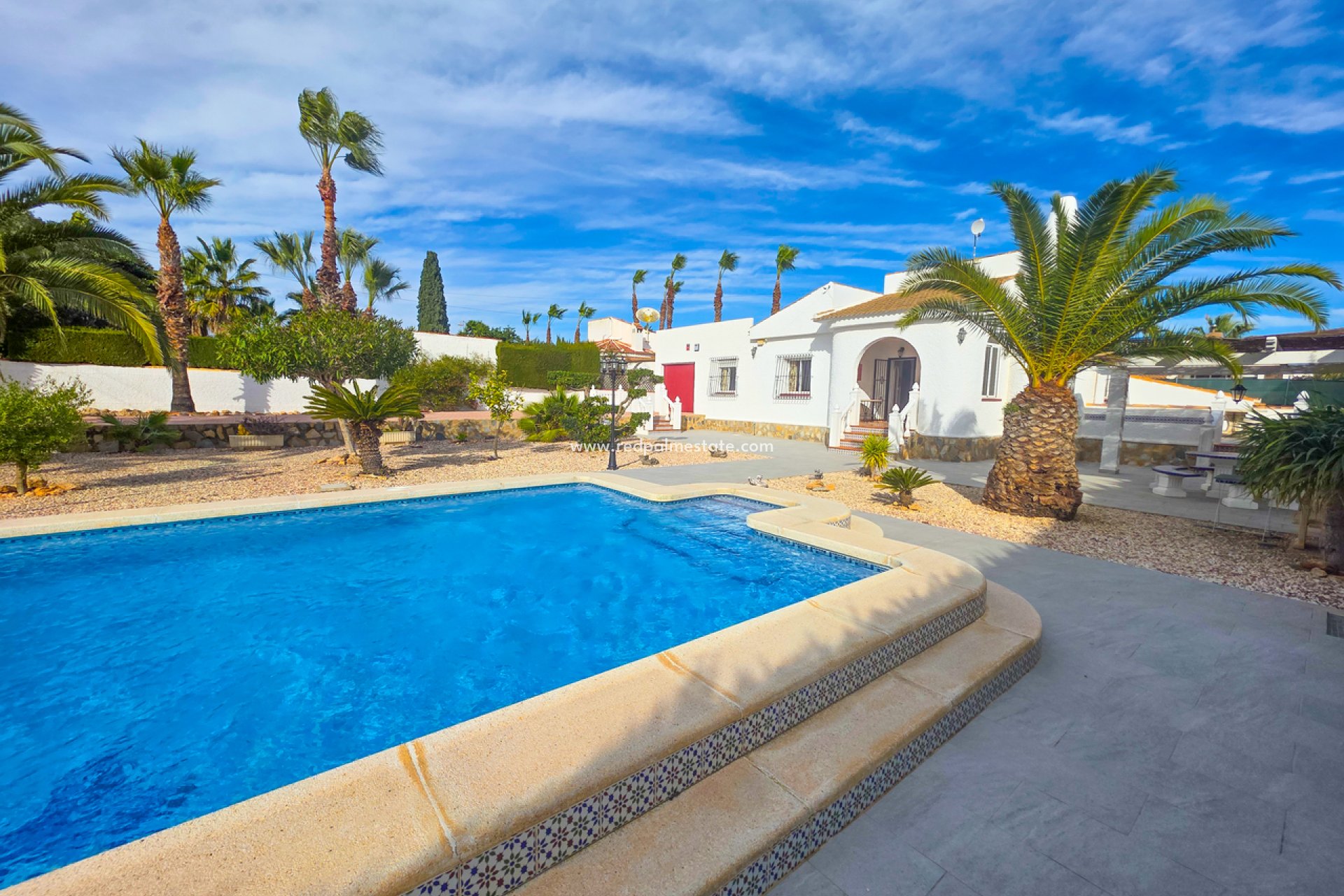 Resale - Villa -
Torrevieja