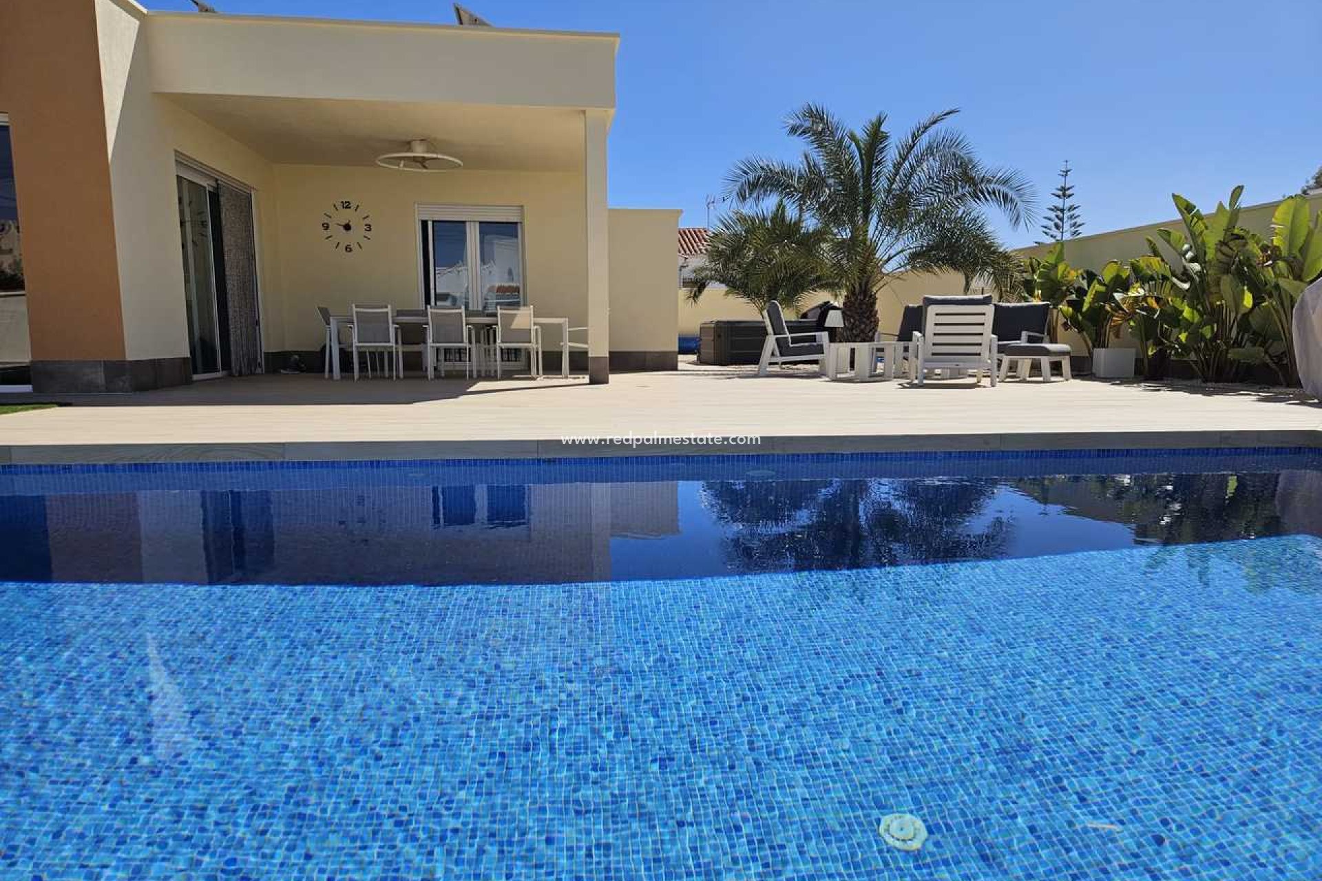 Resale - Villa -
Torrevieja