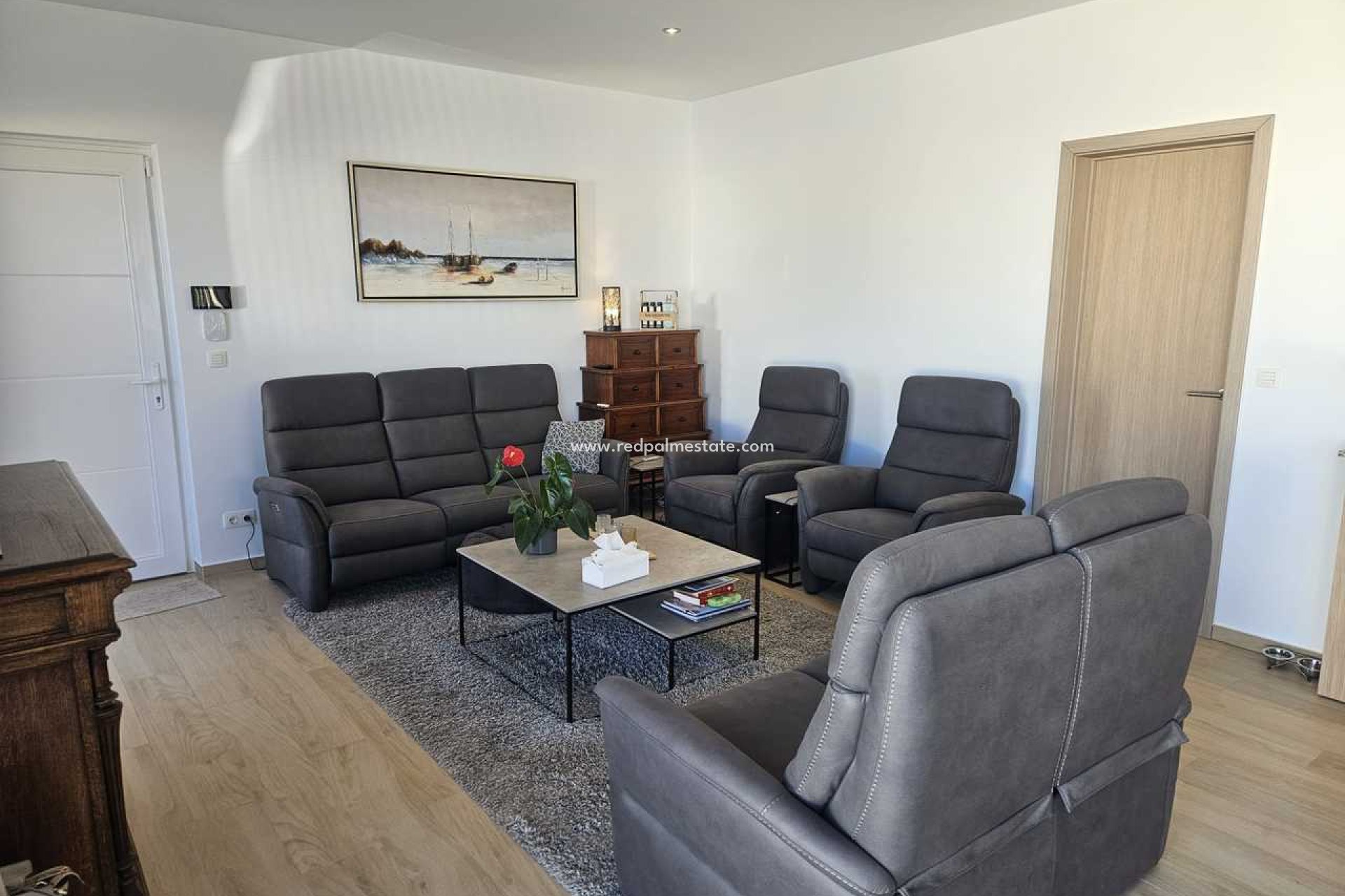 Resale - Villa -
Torrevieja